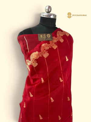 Red Pure Kora Silk Handloom Banarasi Saree - All Over Kadhua Motifs & Skirt Border