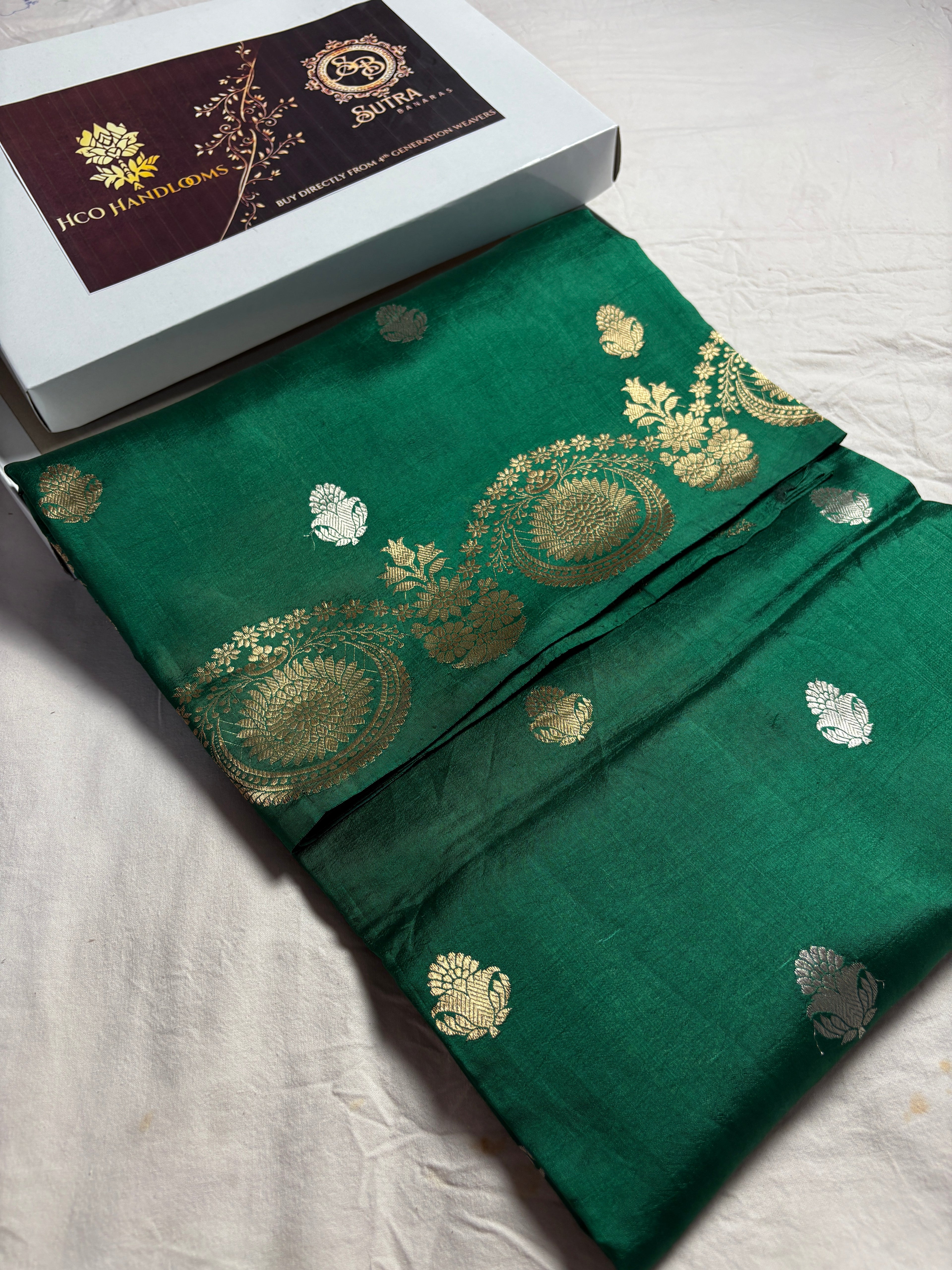 Turquoise Pure Mango Katan Silk Handloom Banarasi Saree - All Over Floral Motifs