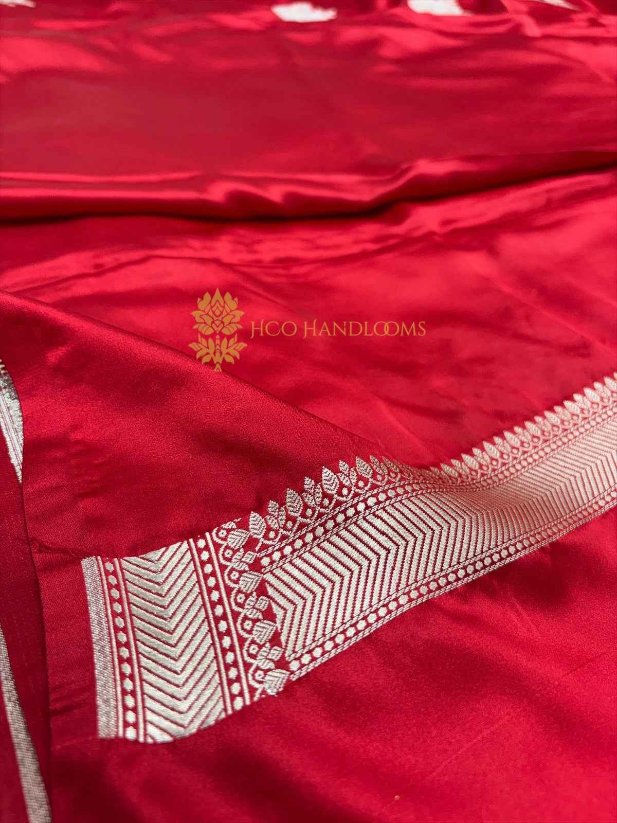 Premium Mashru Katan Silk Floral Motifs Banarasi Saree