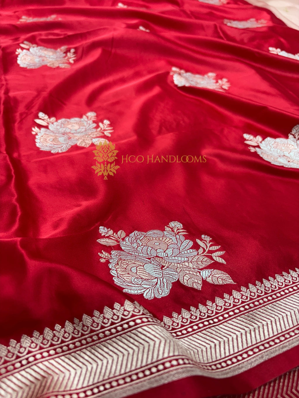 Premium Mashru Katan Silk Floral Motifs Banarasi Saree