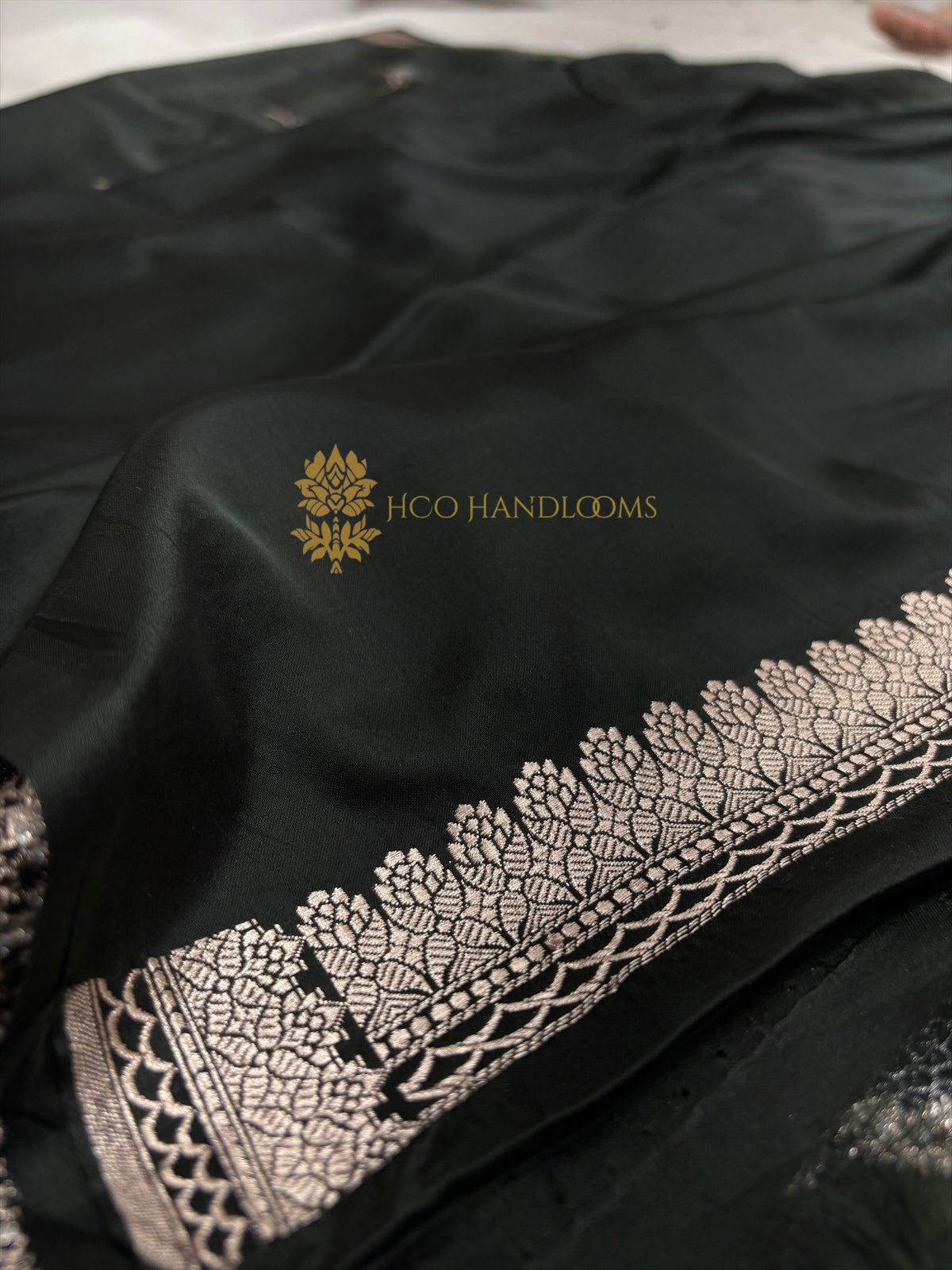 Premium Mashru Katan Silk Floral Motifs Banarasi Saree