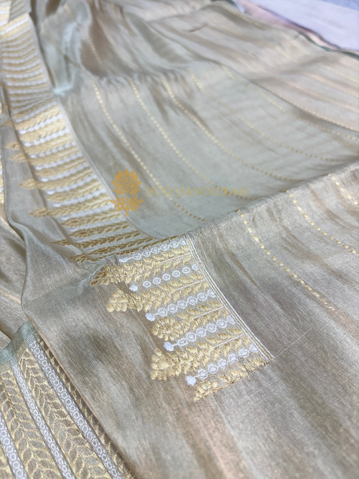 Pure Tissue Silk Handloom Banarasi Saree - All Over Kadhua Motifs