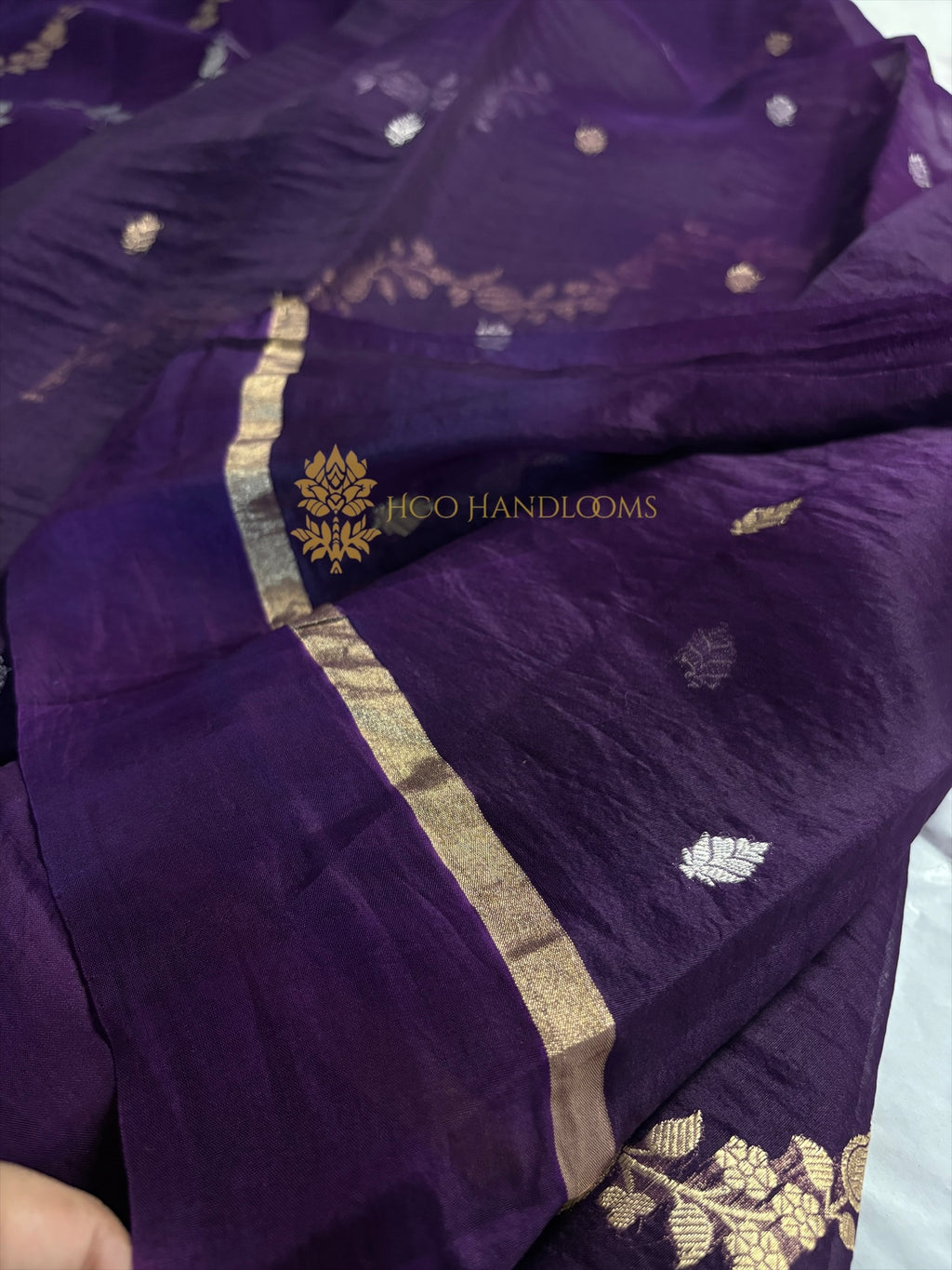 Pure Kora Silk Handloom Banarasi Saree - All-Over Kadhua Lahariya