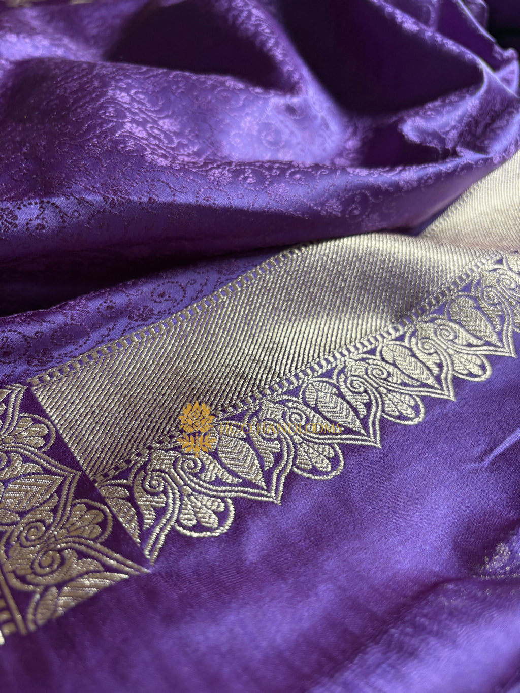 Purple Premium Mashru Katan Silk Floral Jangla Banarasi Saree
