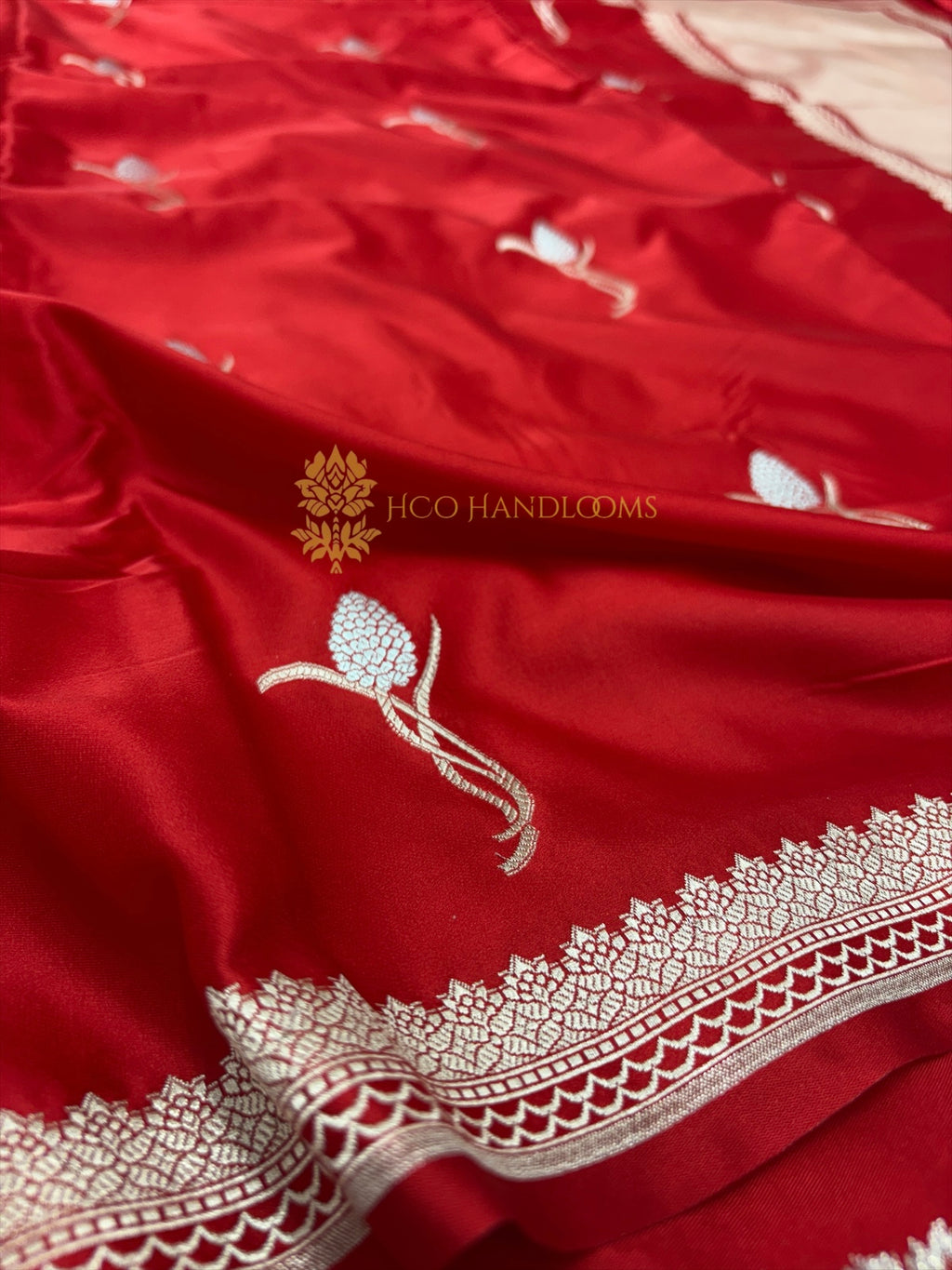 Premium Mashru Katan Silk Floral Motifs Banarasi Saree