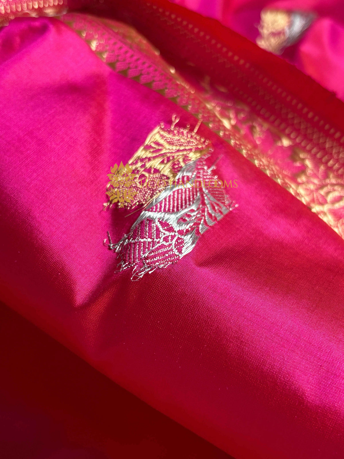 Cherry Pure Katan Silk Handloom Banarasi Saree - All Over Kadhua Motifs
