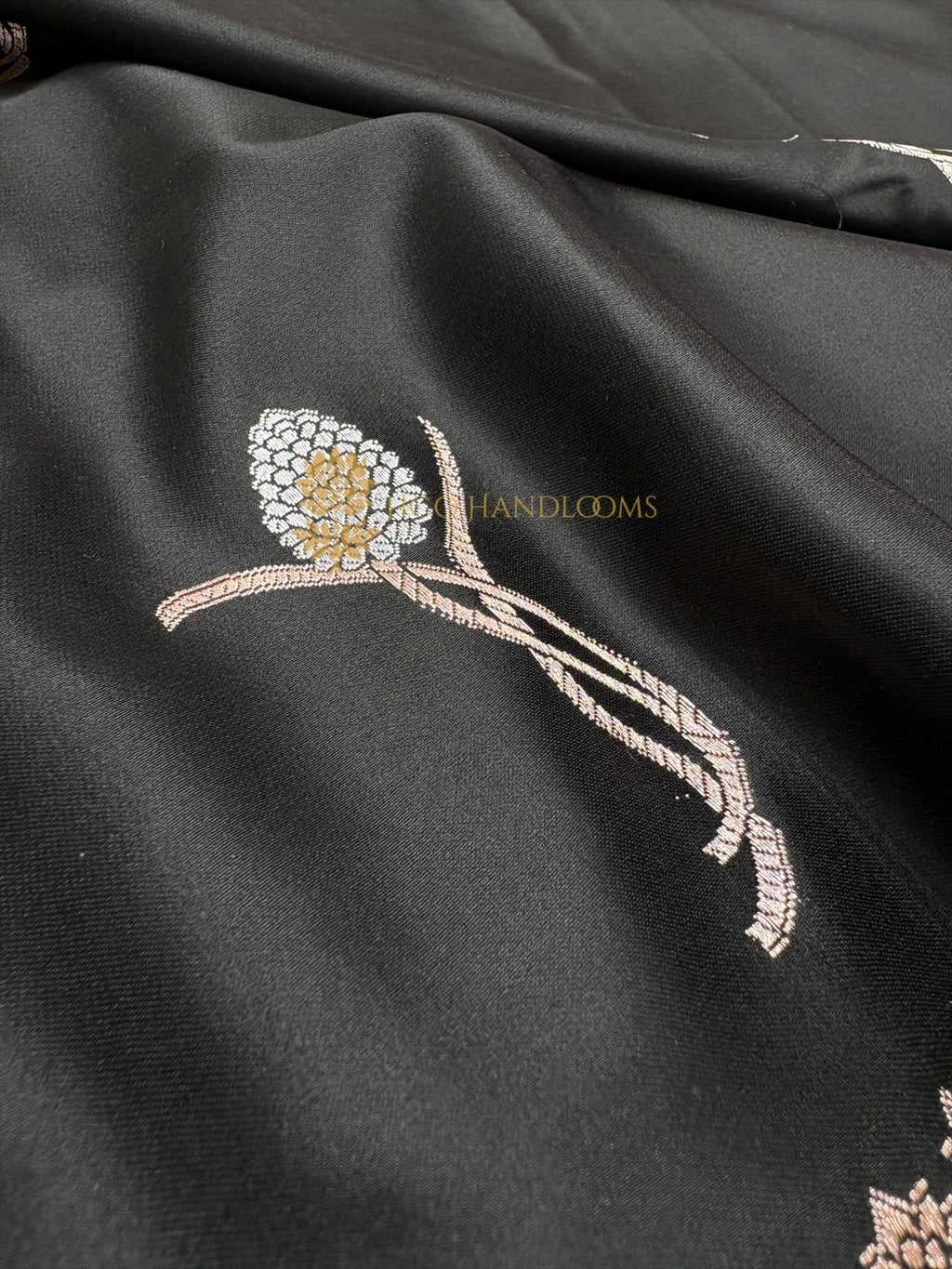 Premium Mashru Katan Silk Floral Motifs Banarasi Saree