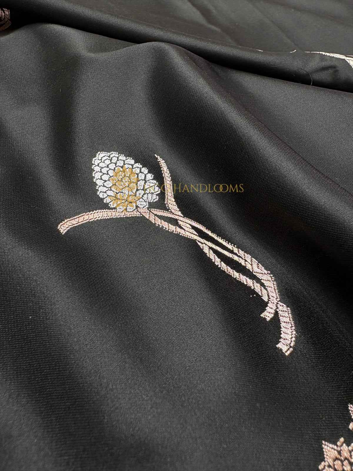 Premium Mashru Katan Silk Floral Motifs Banarasi Saree