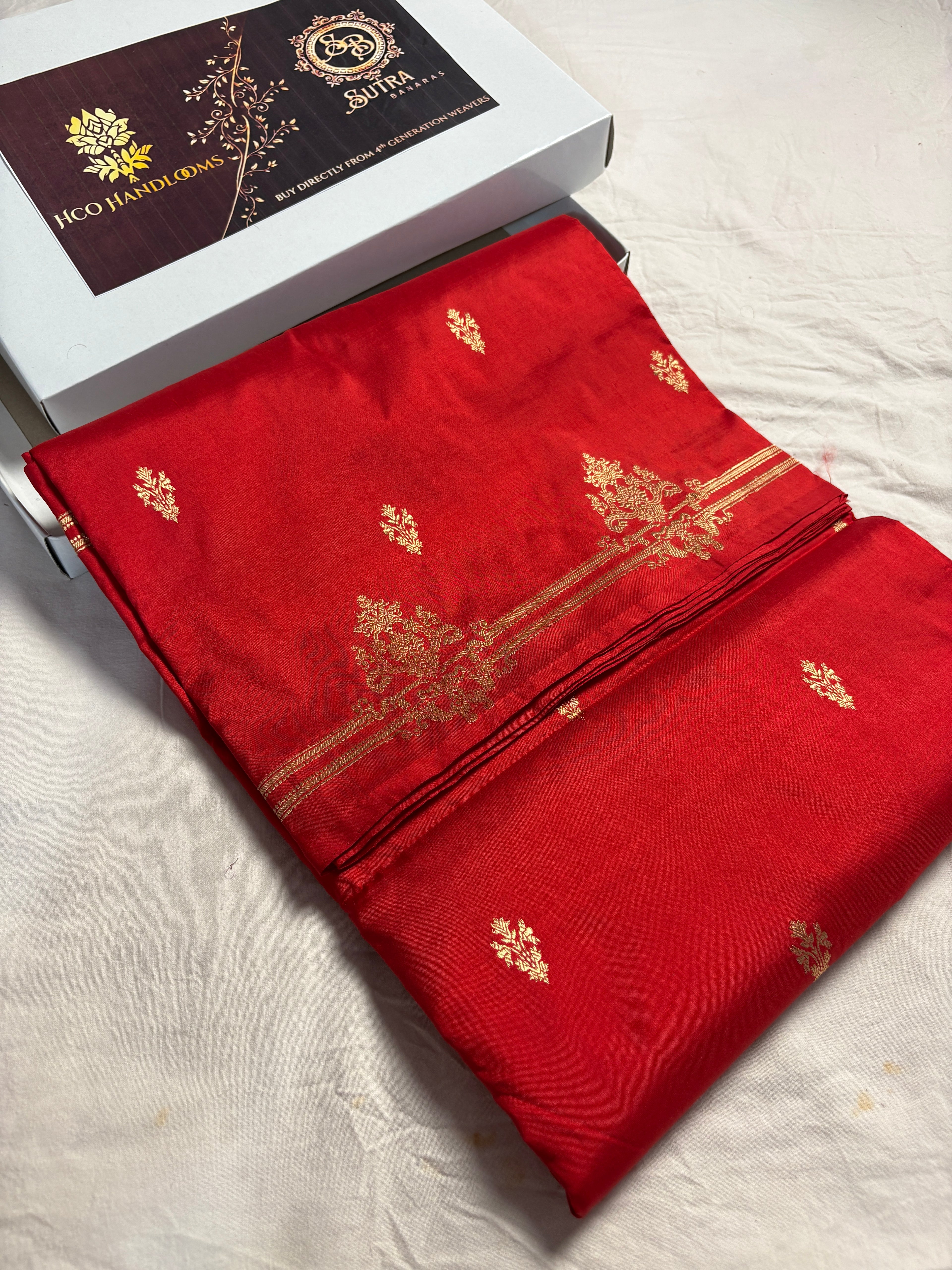 Red Pure Katan Silk Handloom Banarasi Saree - All Over Kadhua Motifs