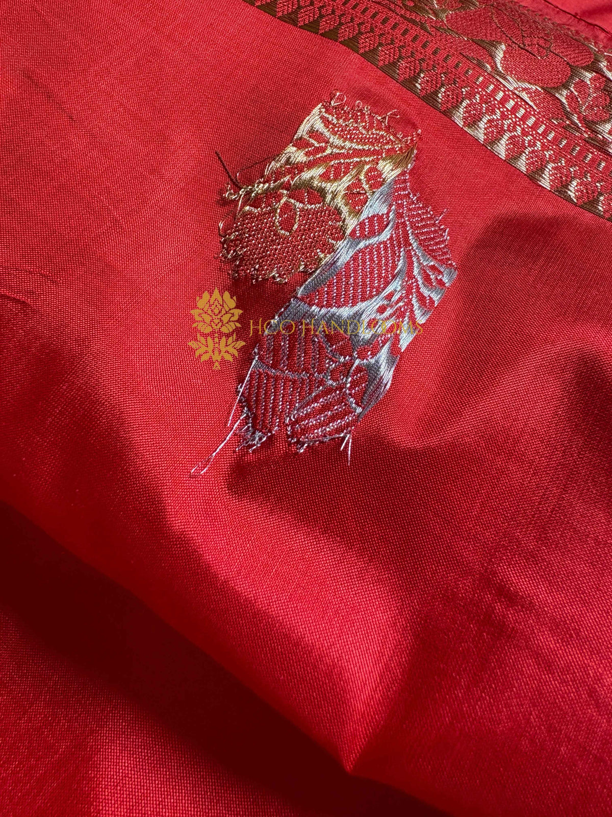 Red Pure Katan Silk Handloom Banarasi Saree - All Over Kadhua Motifs