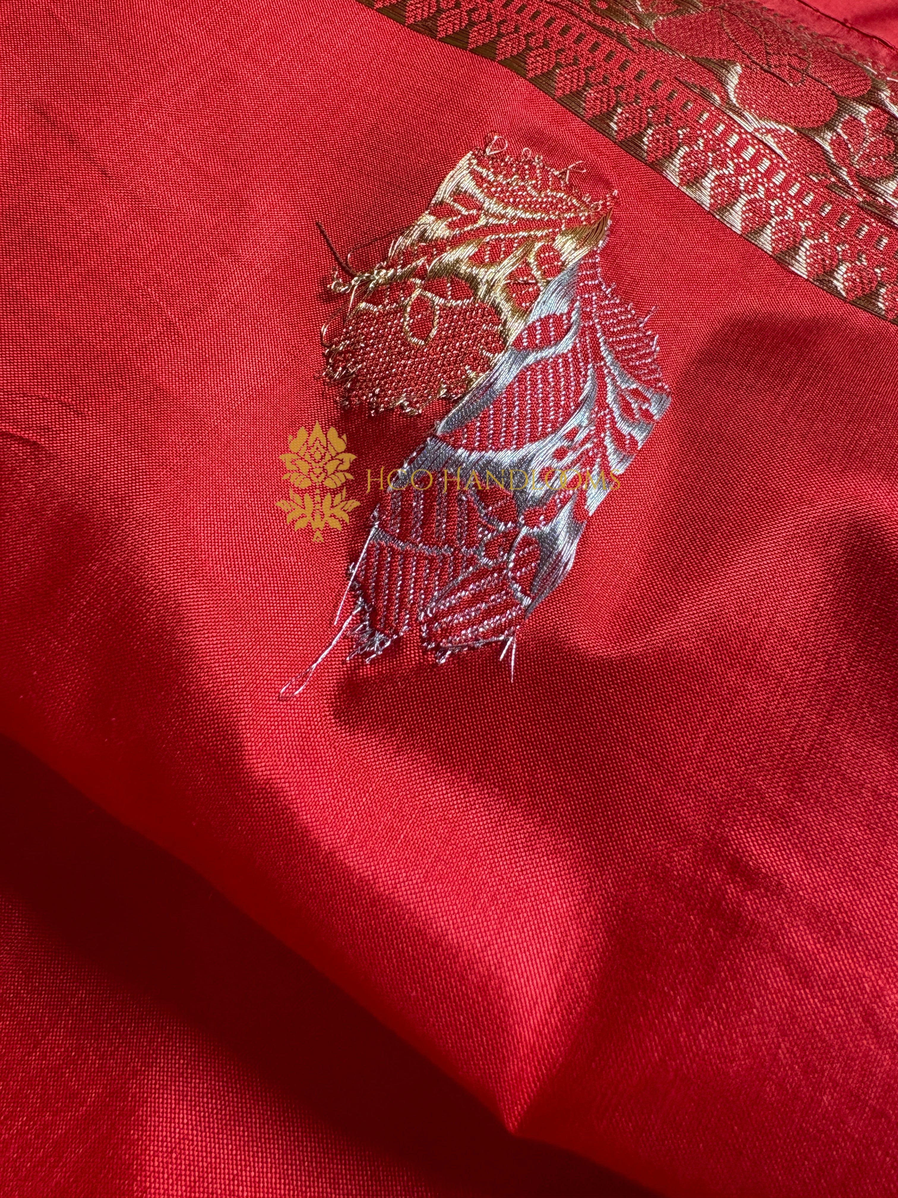 Red Pure Katan Silk Handloom Banarasi Saree - All Over Kadhua Motifs