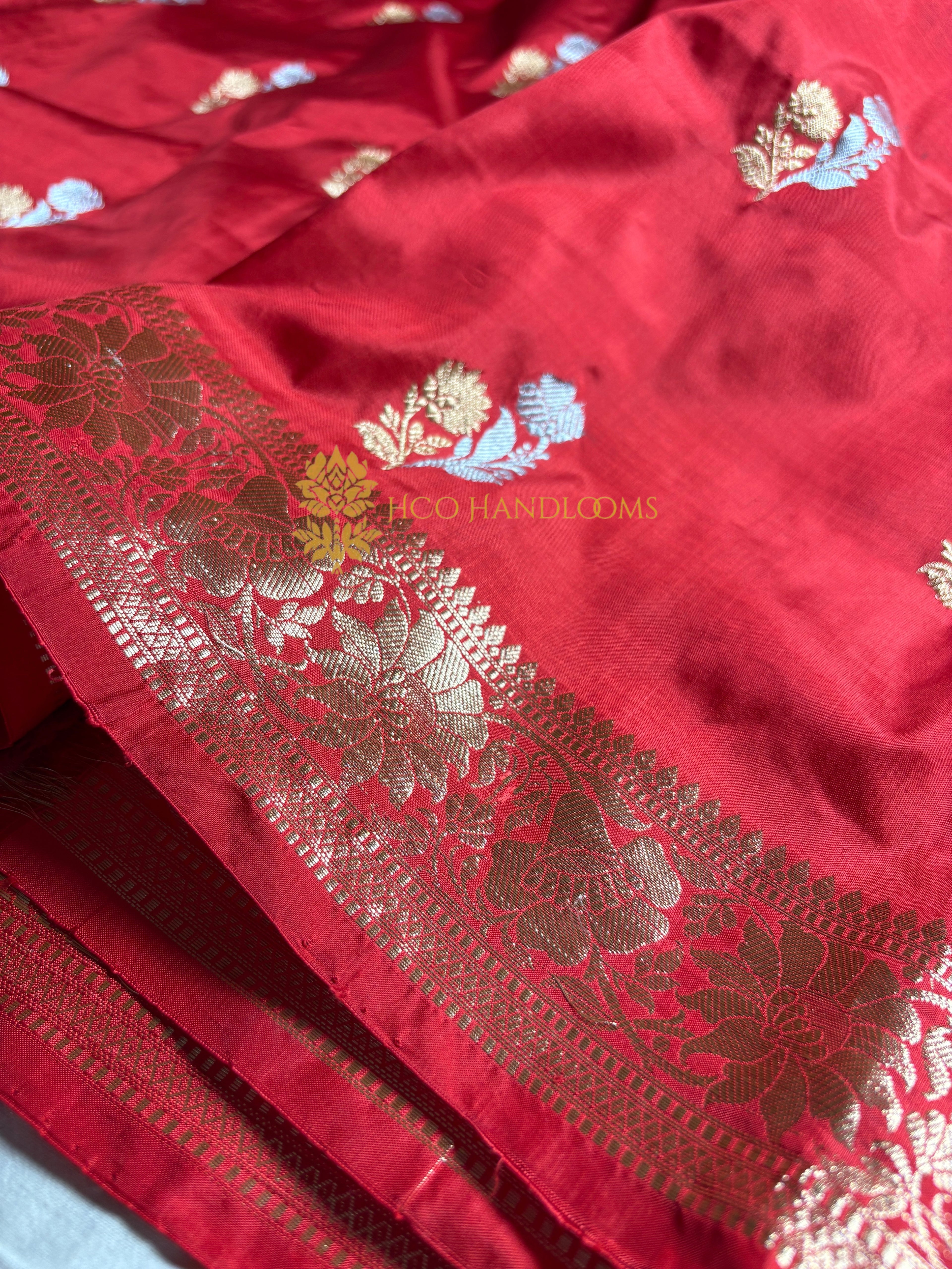 Red Pure Katan Silk Handloom Banarasi Saree - All Over Kadhua Motifs