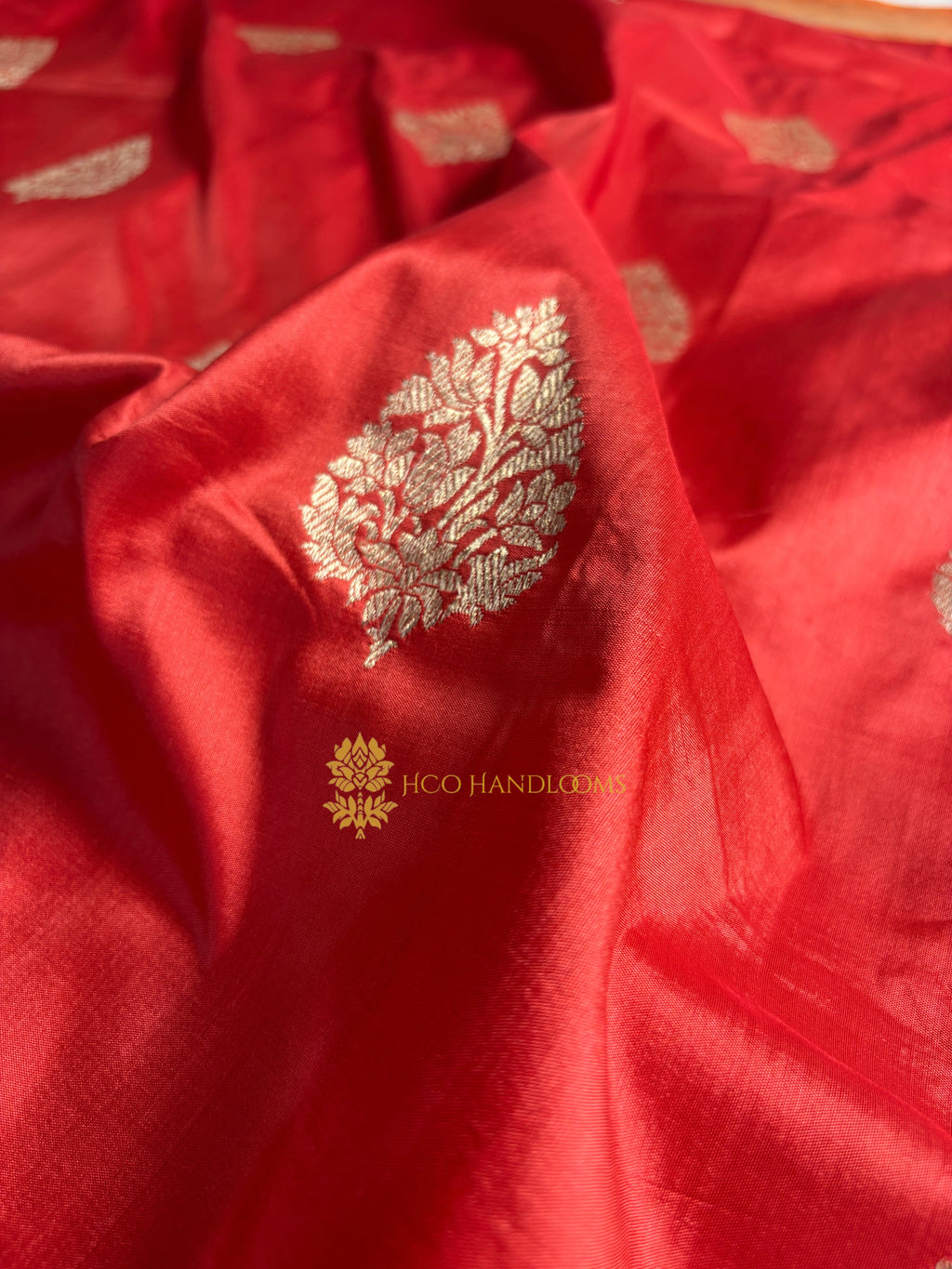 Pure Katan Silk Handloom Banarasi Saree - All Over Kadhua Meenakari Motifs