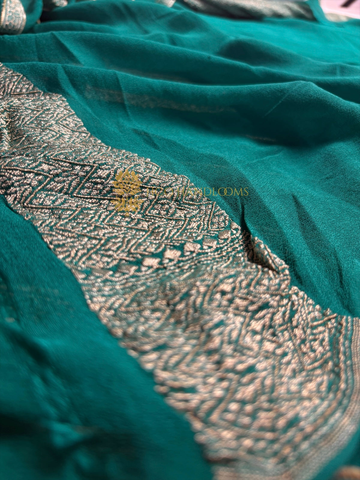 Emerald Green Pure Khaddi Georgette Silk Handloom Banarasi Saree - Water Zari