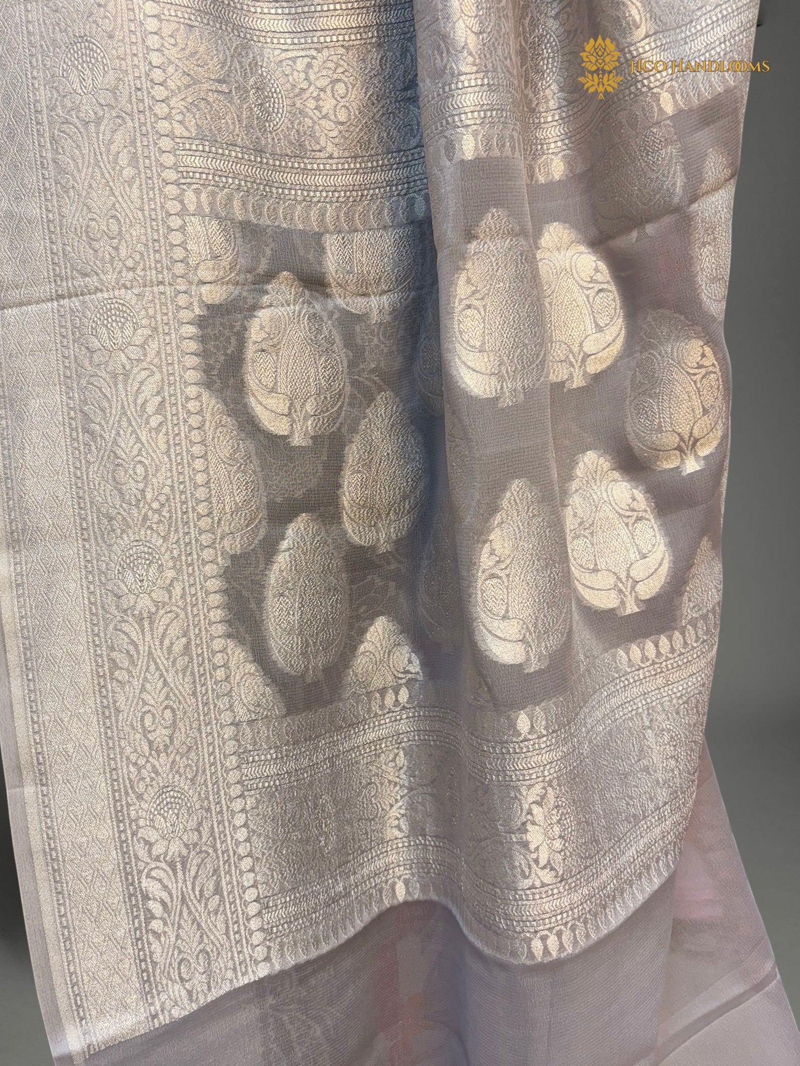 Pure Khaddi Georgette Silk Handloom Banarasi Saree With Black & Silver Contrast