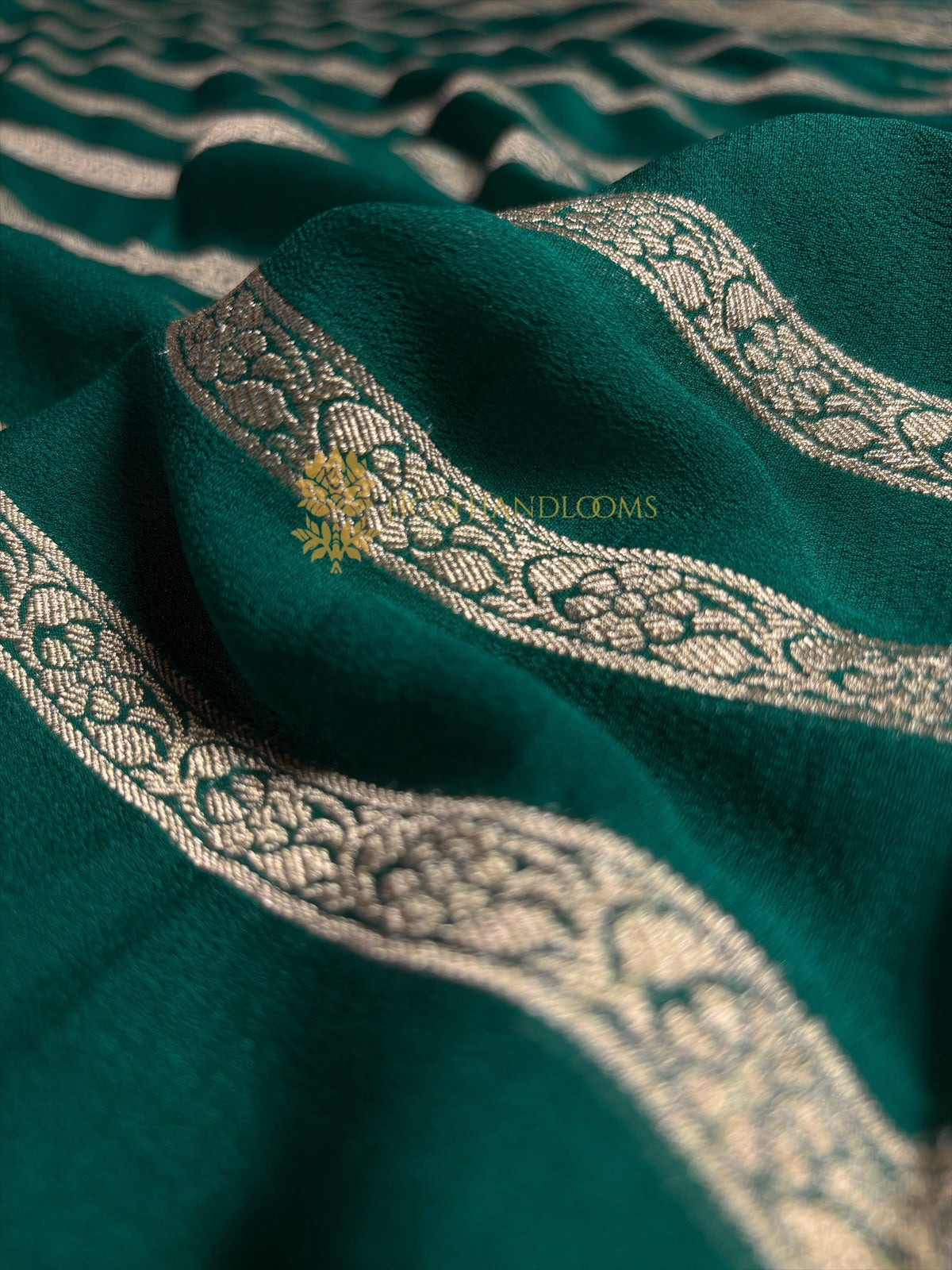 Emerald Green Pure Khaddi Georgette Silk Handloom Banarasi Saree - Water Zari