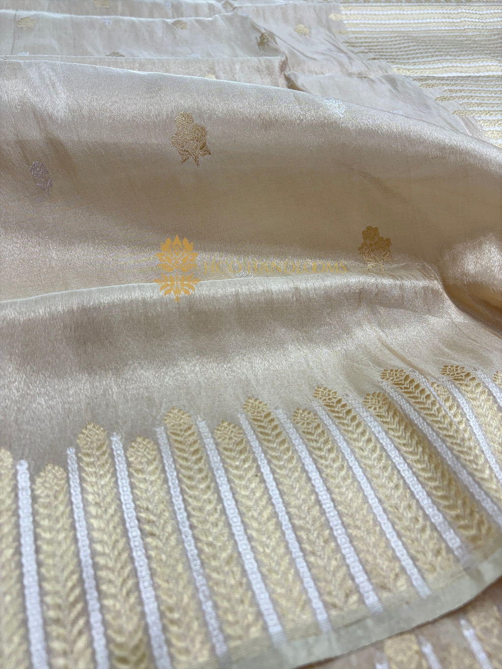 Pure Tissue Silk Handloom Banarasi Saree - All Over Kadhua Motifs