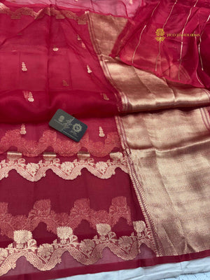 Red Pure Kora Silk Handloom Banarasi Saree - All Over Kadhua Motifs & Skirt Border