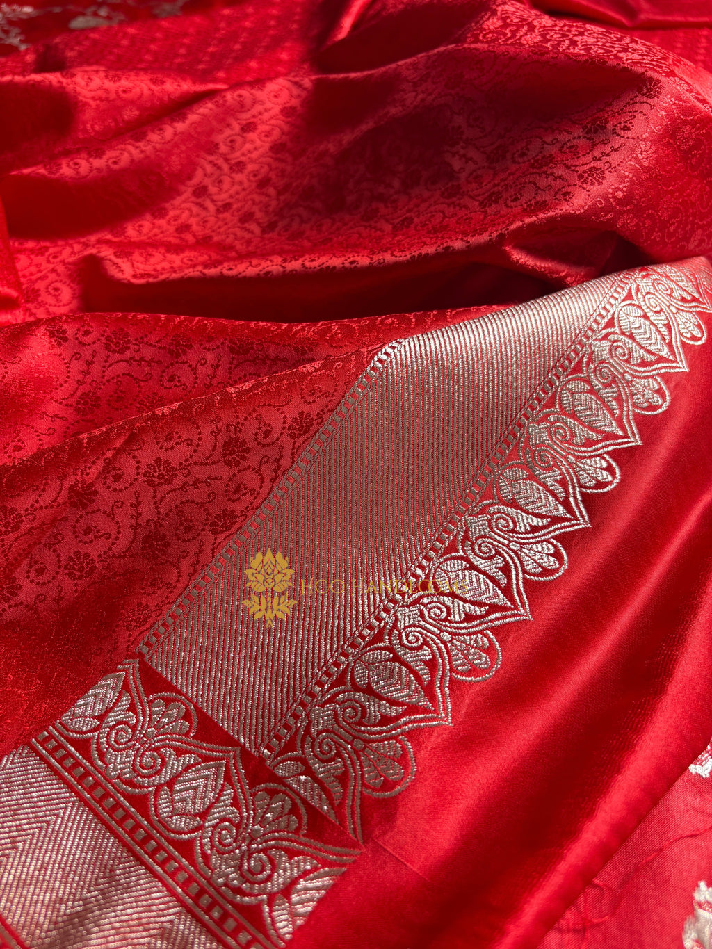 Red Premium Mashru Katan Silk Floral Jangla Banarasi Saree