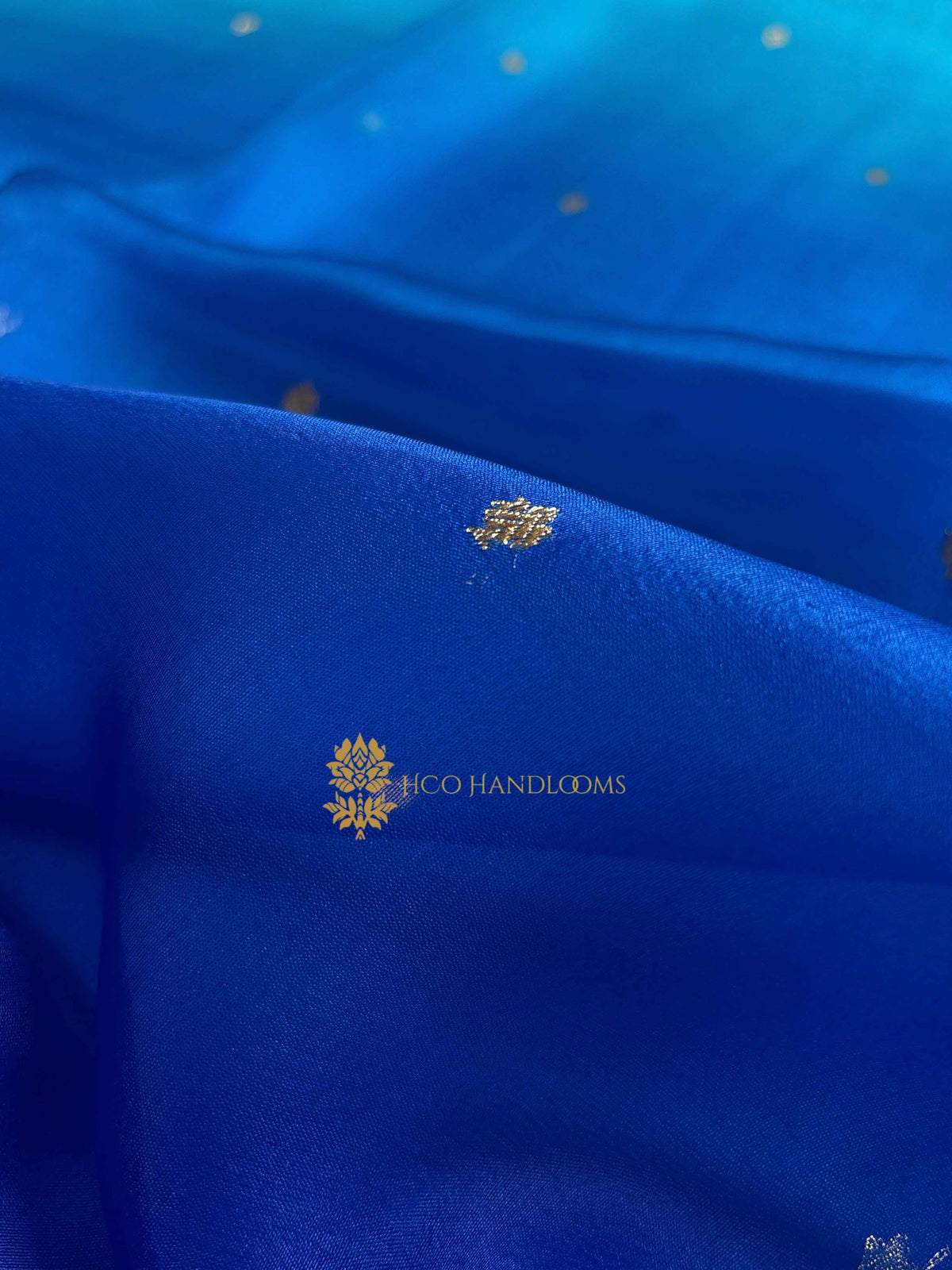 Light Blue Contrast Pure Kora Silk Handloom Banarasi Saree - All Over Kadhua Motifs