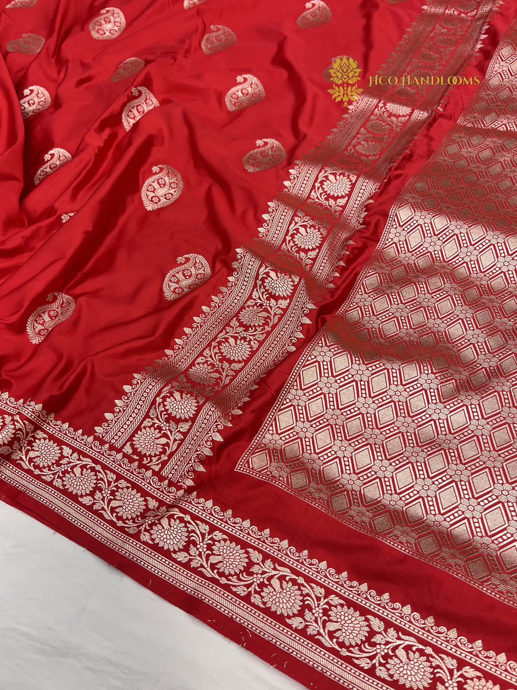 Red Premium Mashru Katan Silk Banarasi Saree - All Over Paisley Motifs