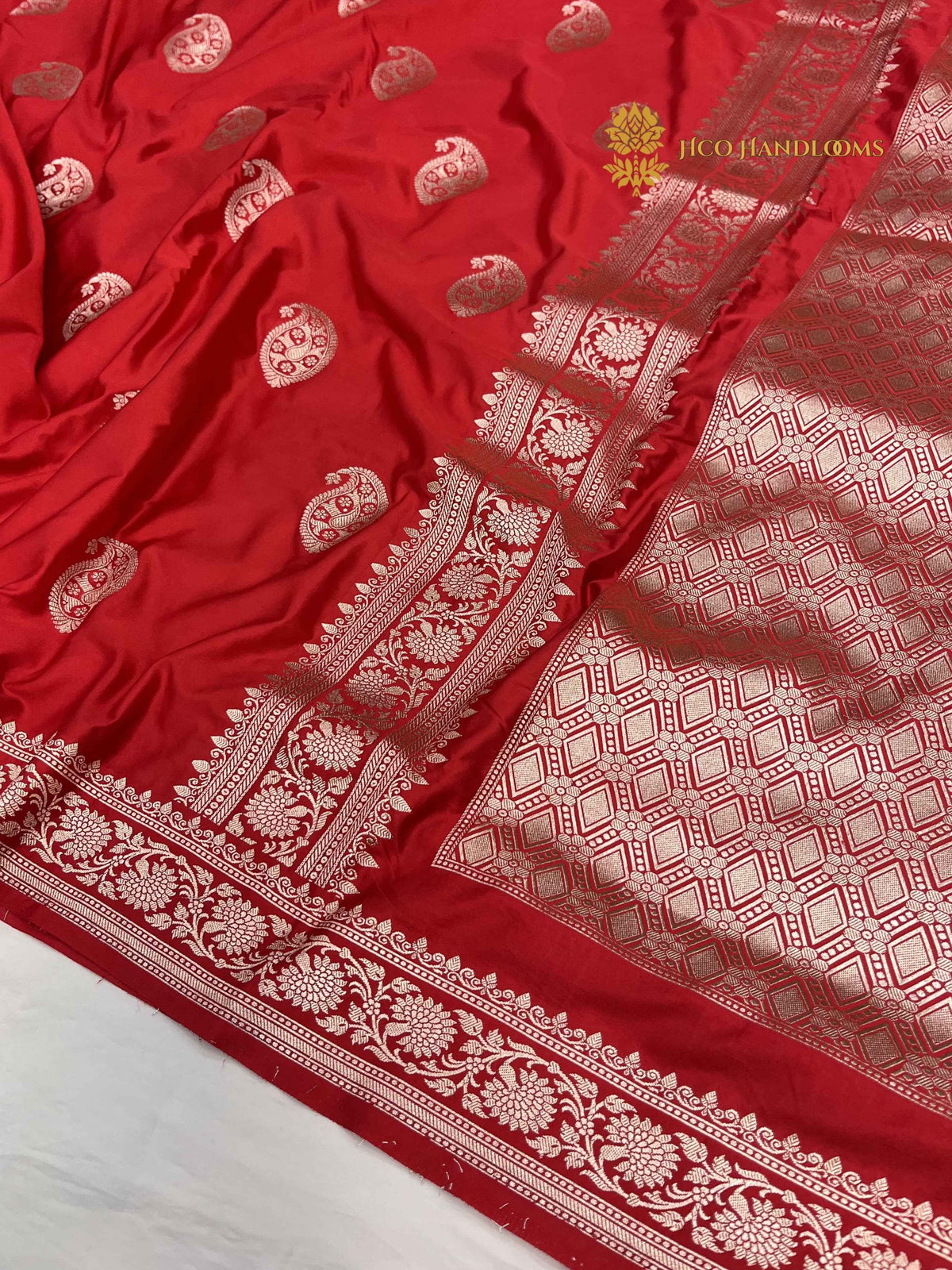Red Premium Mashru Katan Silk Banarasi Saree - All Over Paisley Motifs
