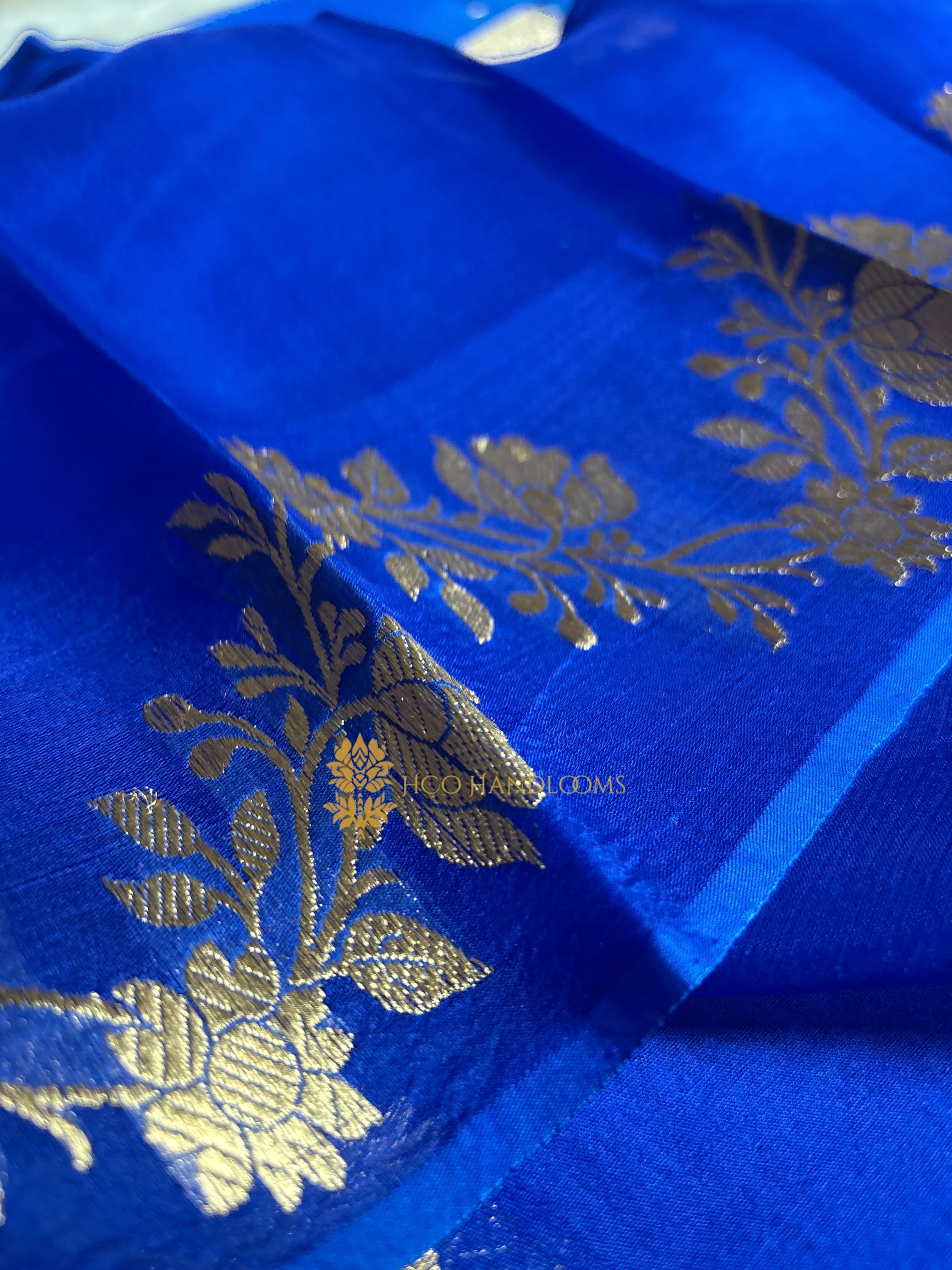Light Blue Contrast Pure Kora Silk Handloom Banarasi Saree - All Over Kadhua Motifs