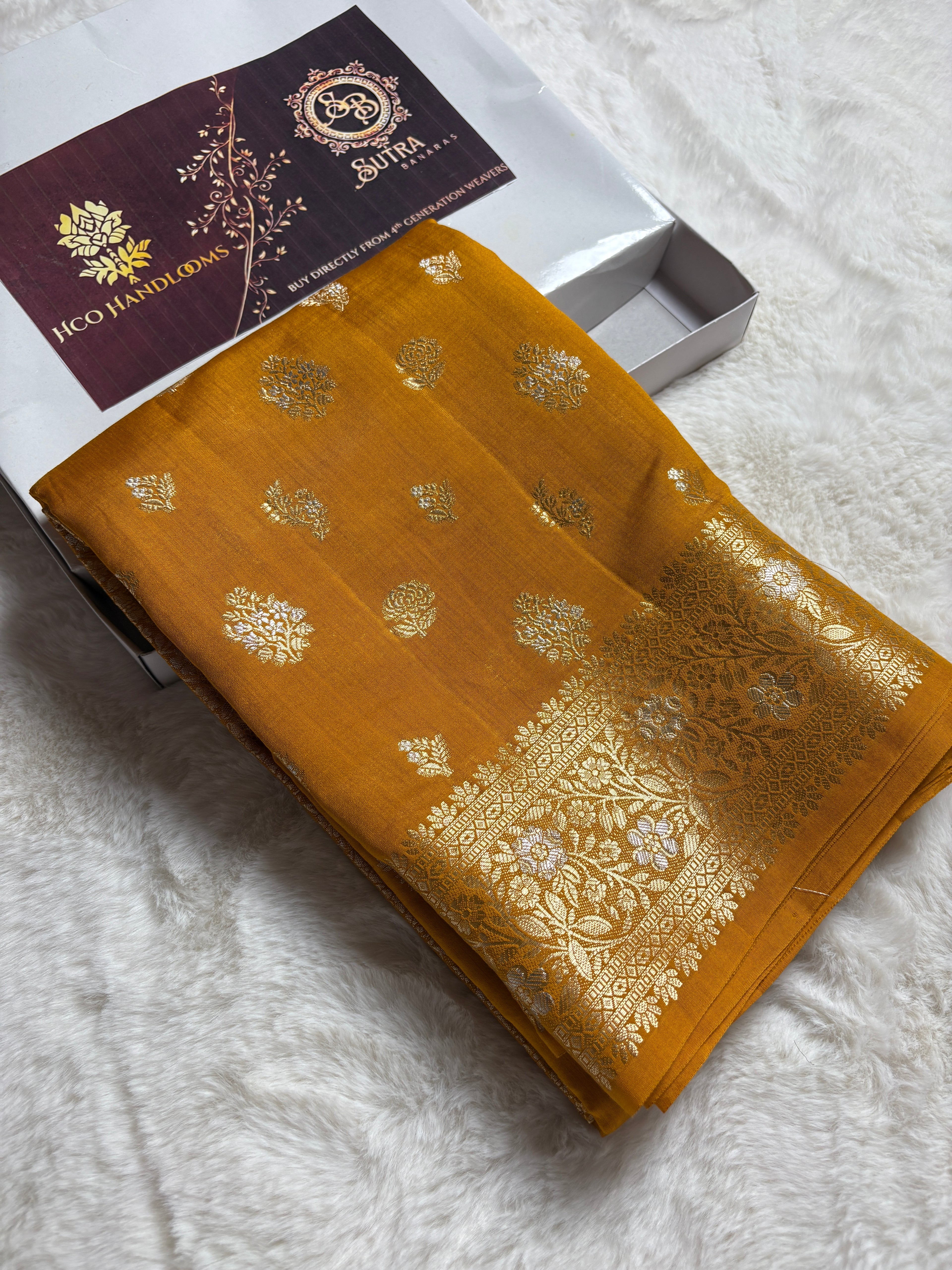 Pure Chiniya Silk Handloom Banarasi Saree With Floral Motifs