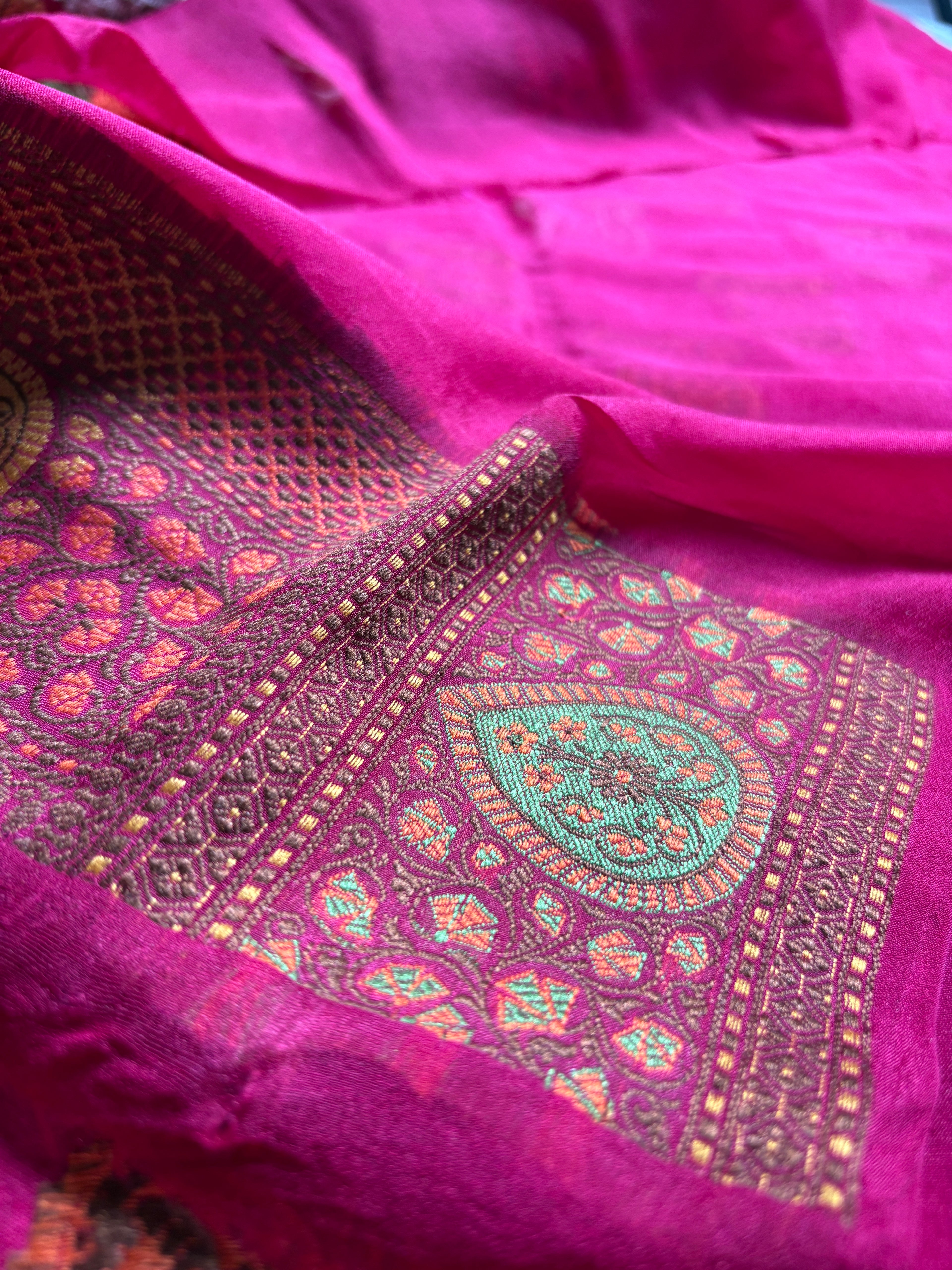 Pure Chiffon Silk Khaddi Banarasi With Paisley Motifs