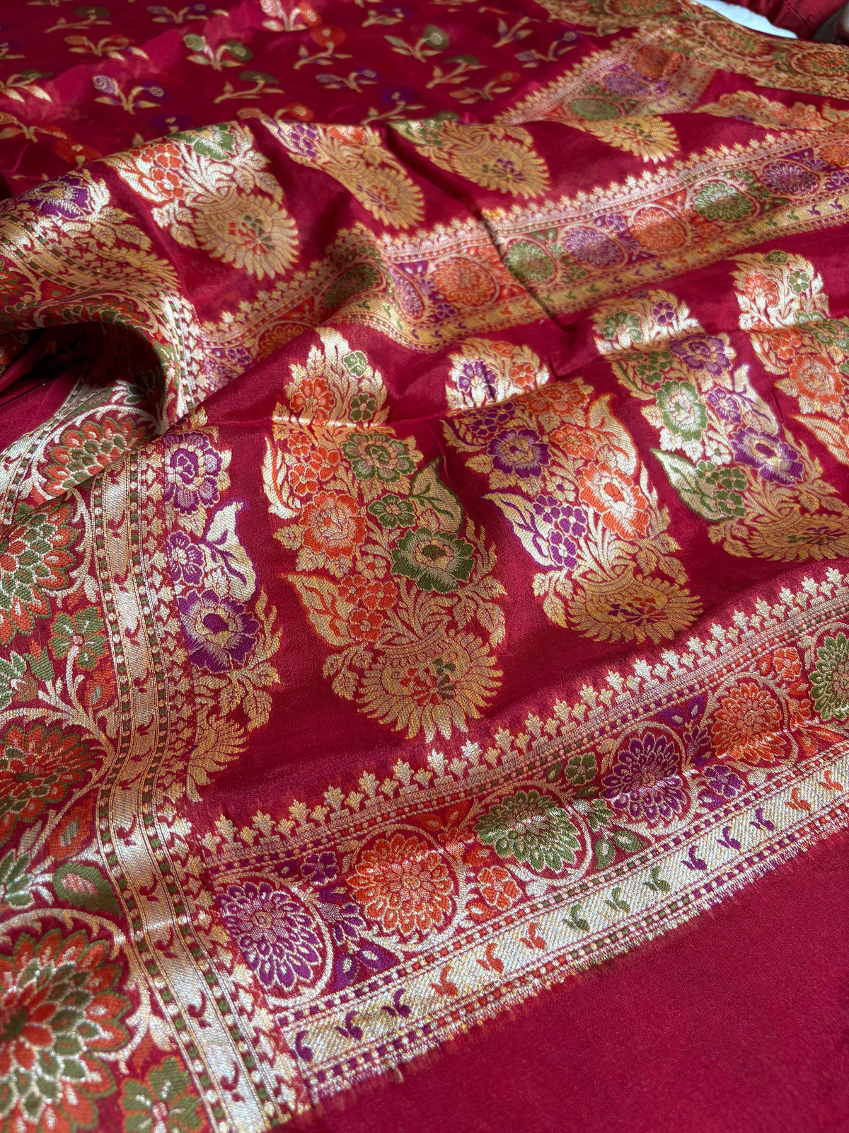 Pure Chiffon Silk Khaddi Banarasi Saree With Floral Motifs