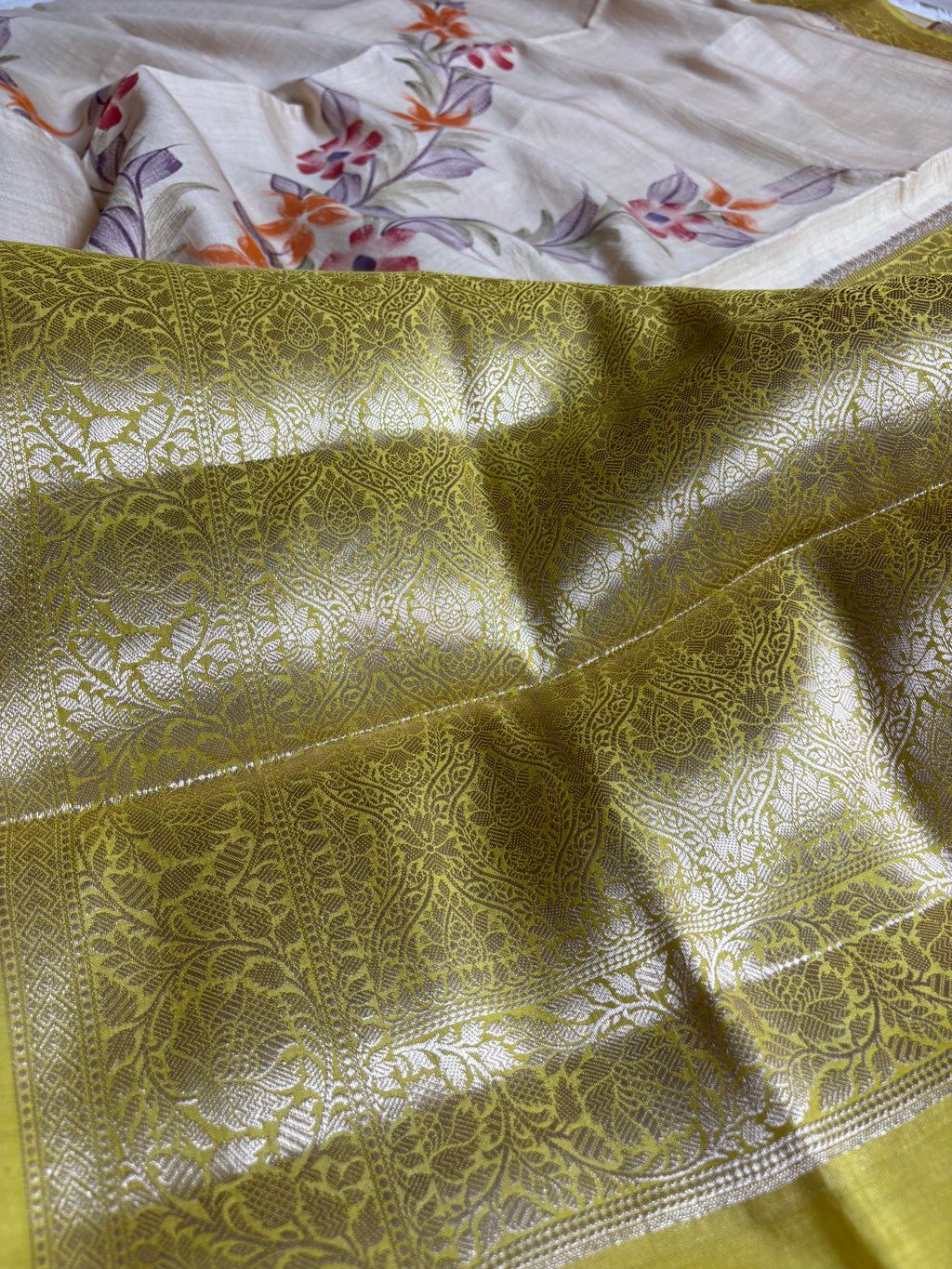 Pure Chiniya Silk Handloom Banarasi Saree With All Over Handpaint