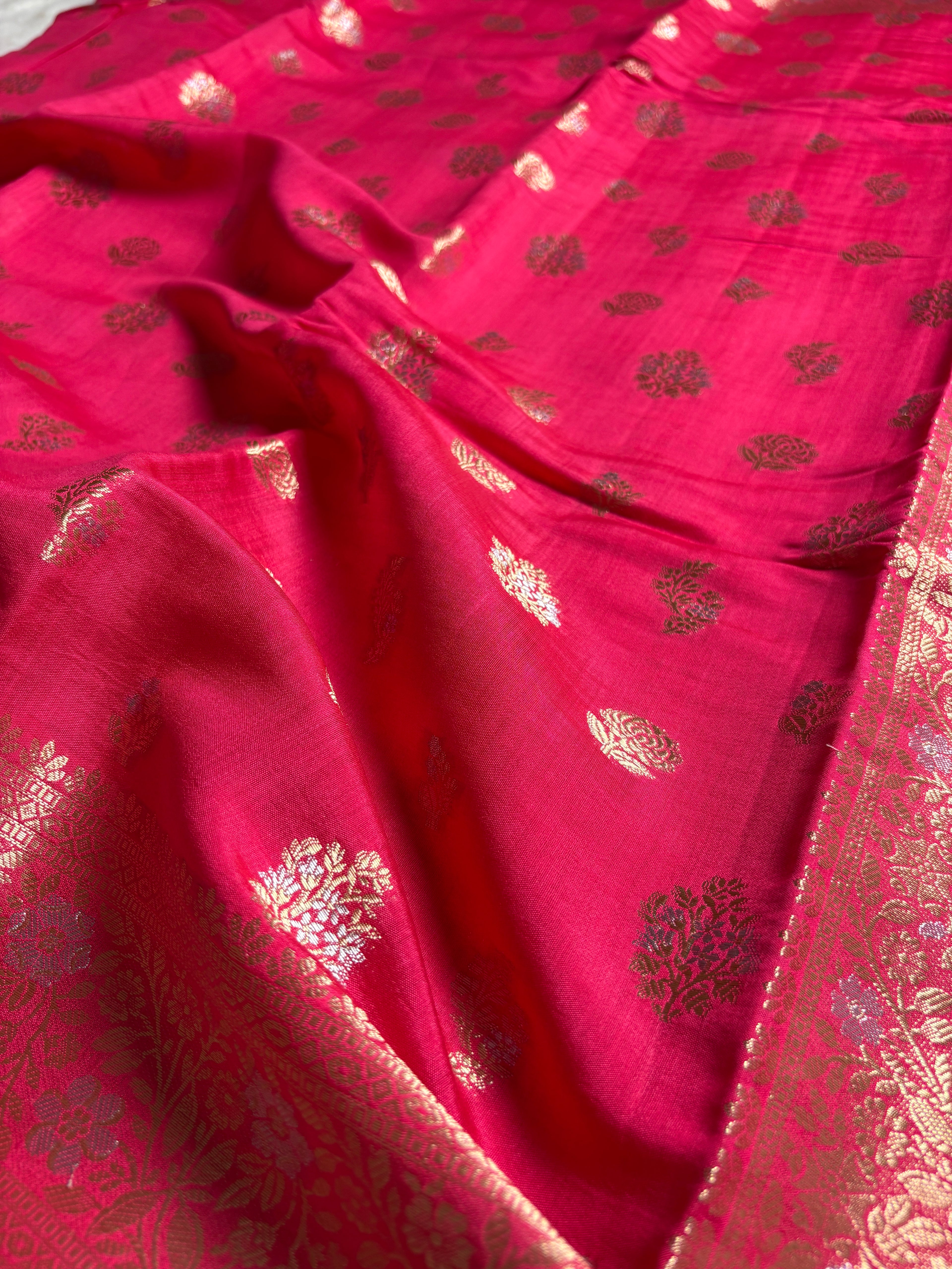 Pure Chiniya Silk Handloom Banarasi Saree With Floral Motifs