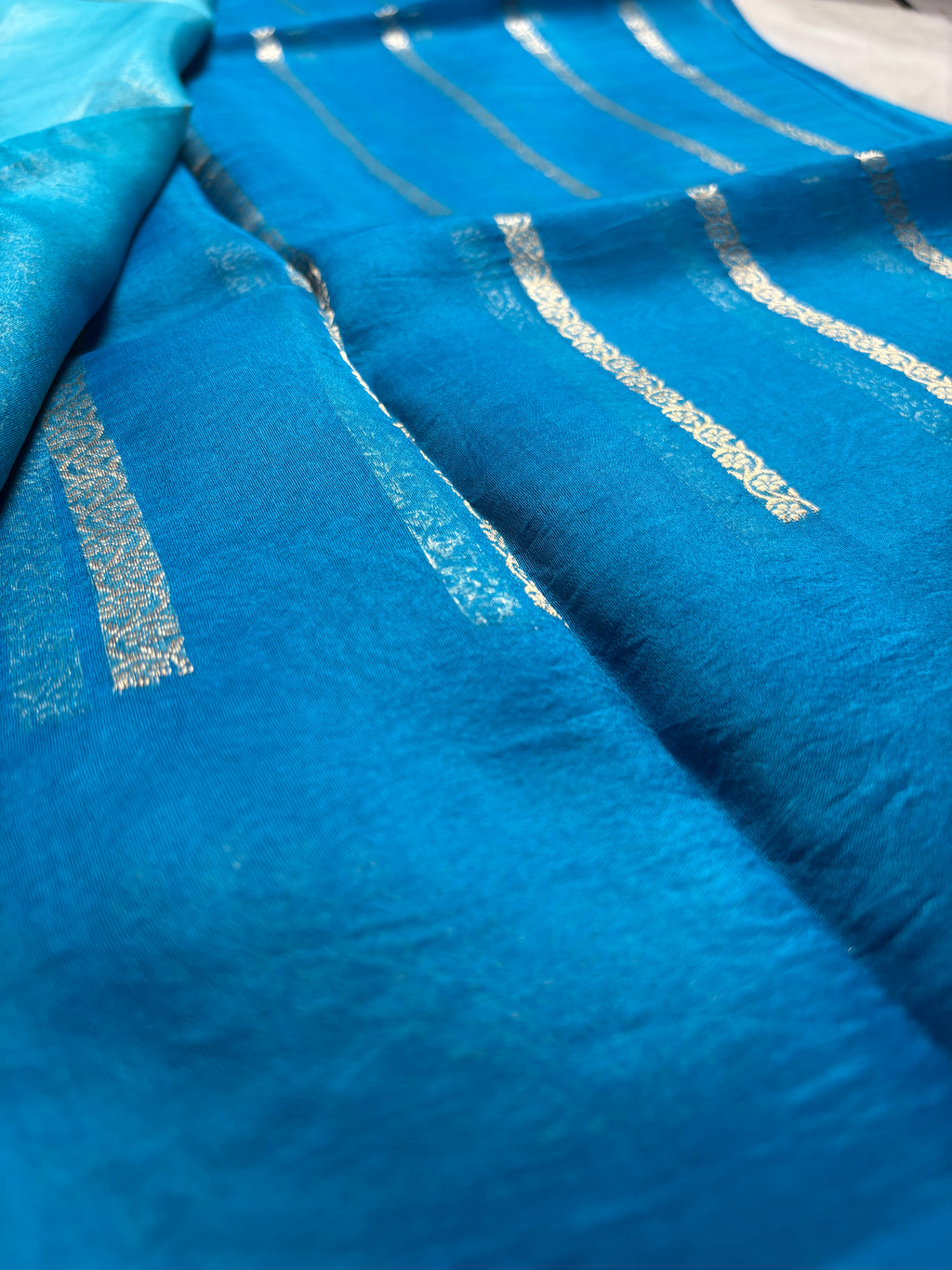 Blue & Light Pure Kora Silk Handloom Banarasi Saree - All Over Kadhua Motifs