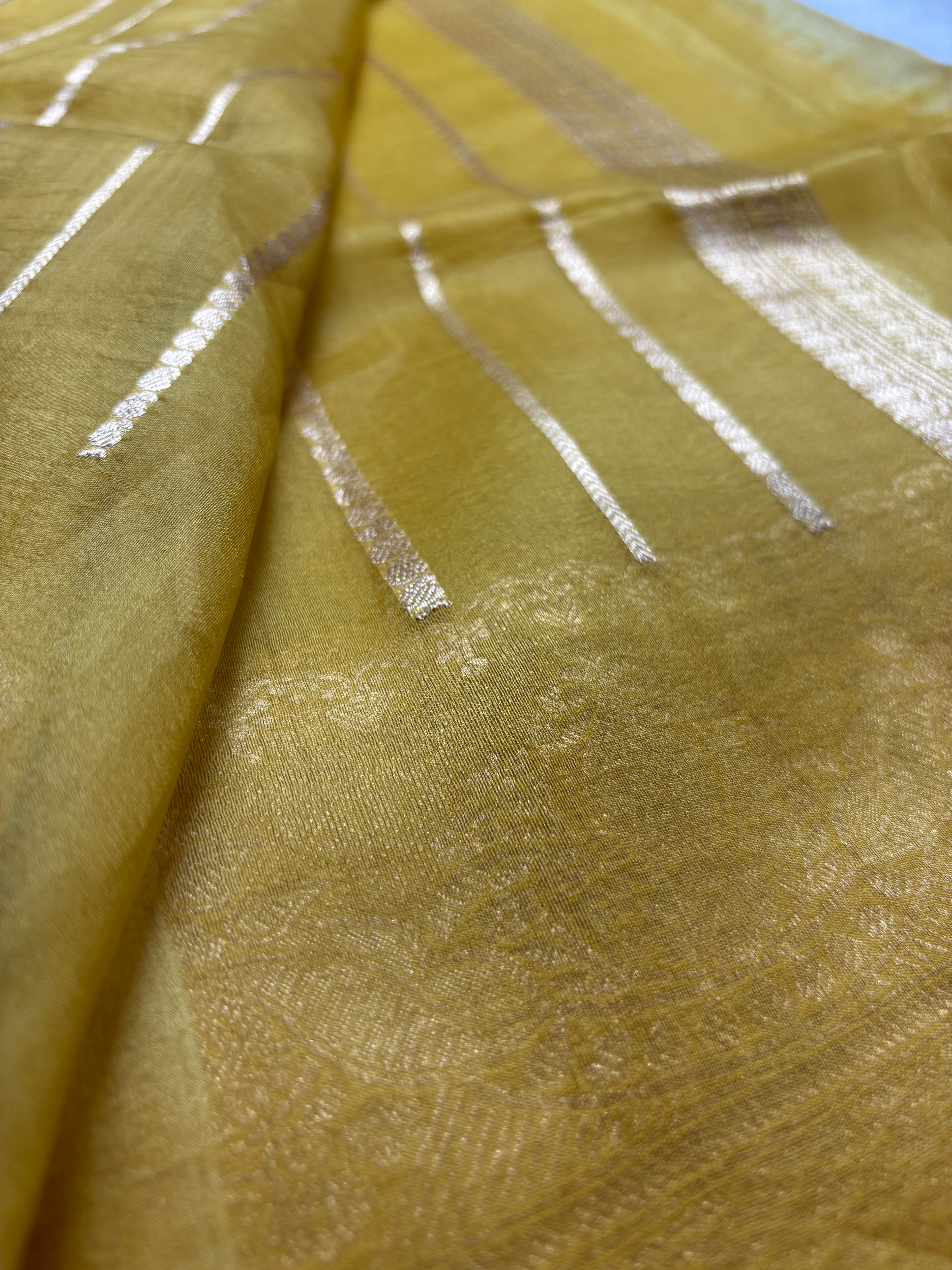Yellow Contrast Gradient Pure Kora Silk Handloom Banarasi Saree - All Over Kadhua Motifs