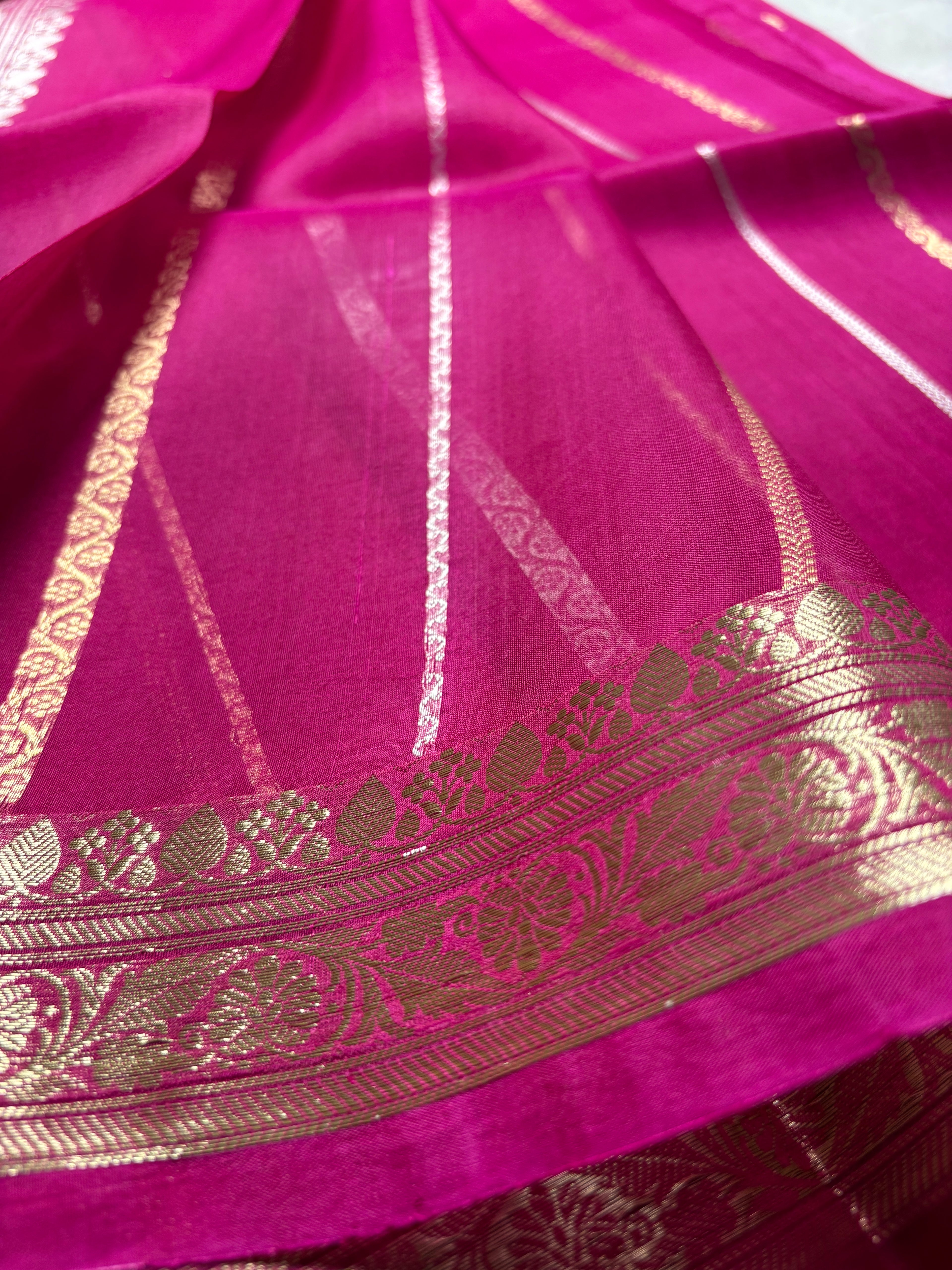 Hot Pink Pure Kora Silk Handloom Banarasi Saree - All Over Kadhua Motifs