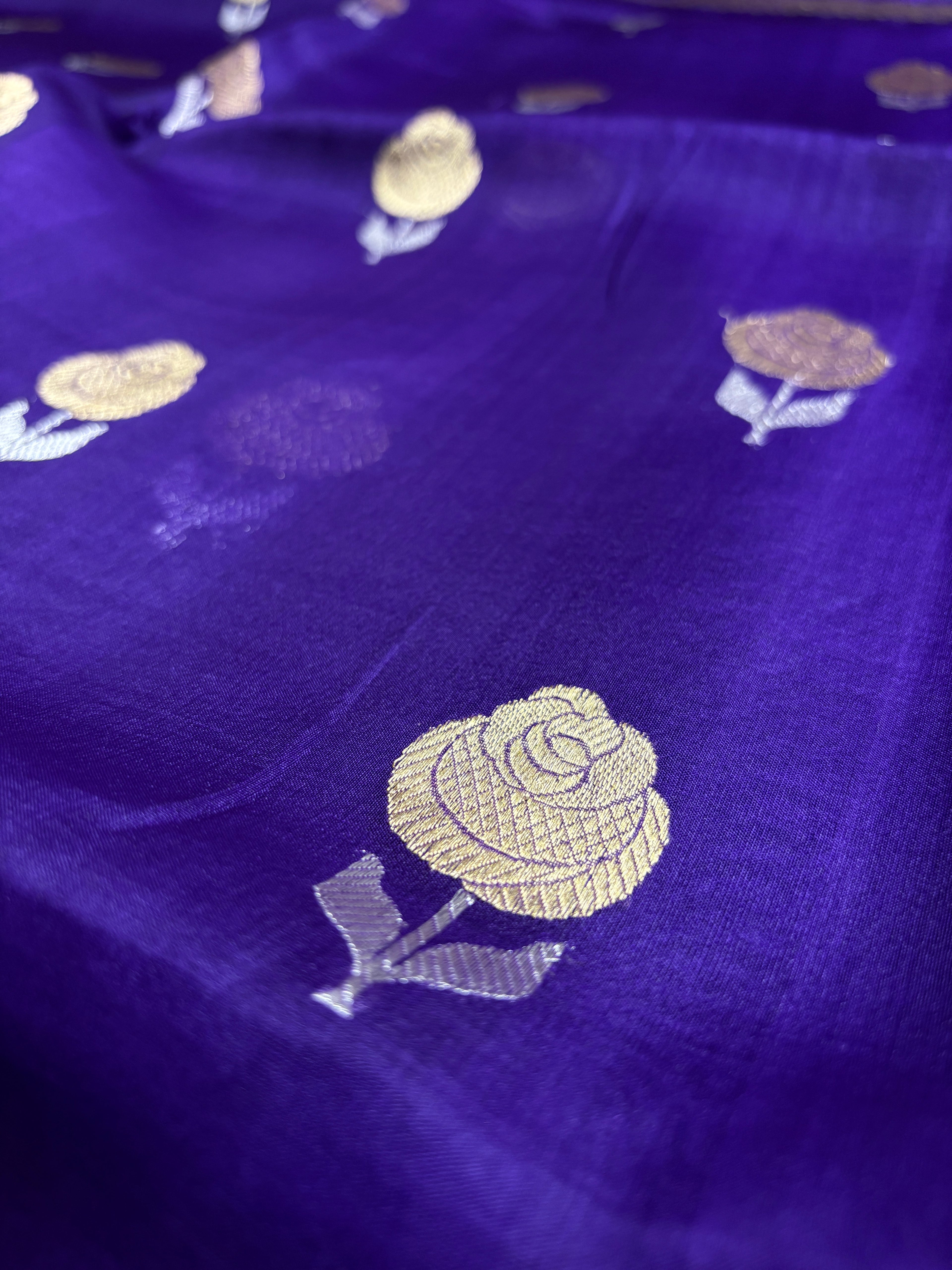 Purple Pure Kora Silk Handloom Banarasi Saree - All Over Kadhua Motifs