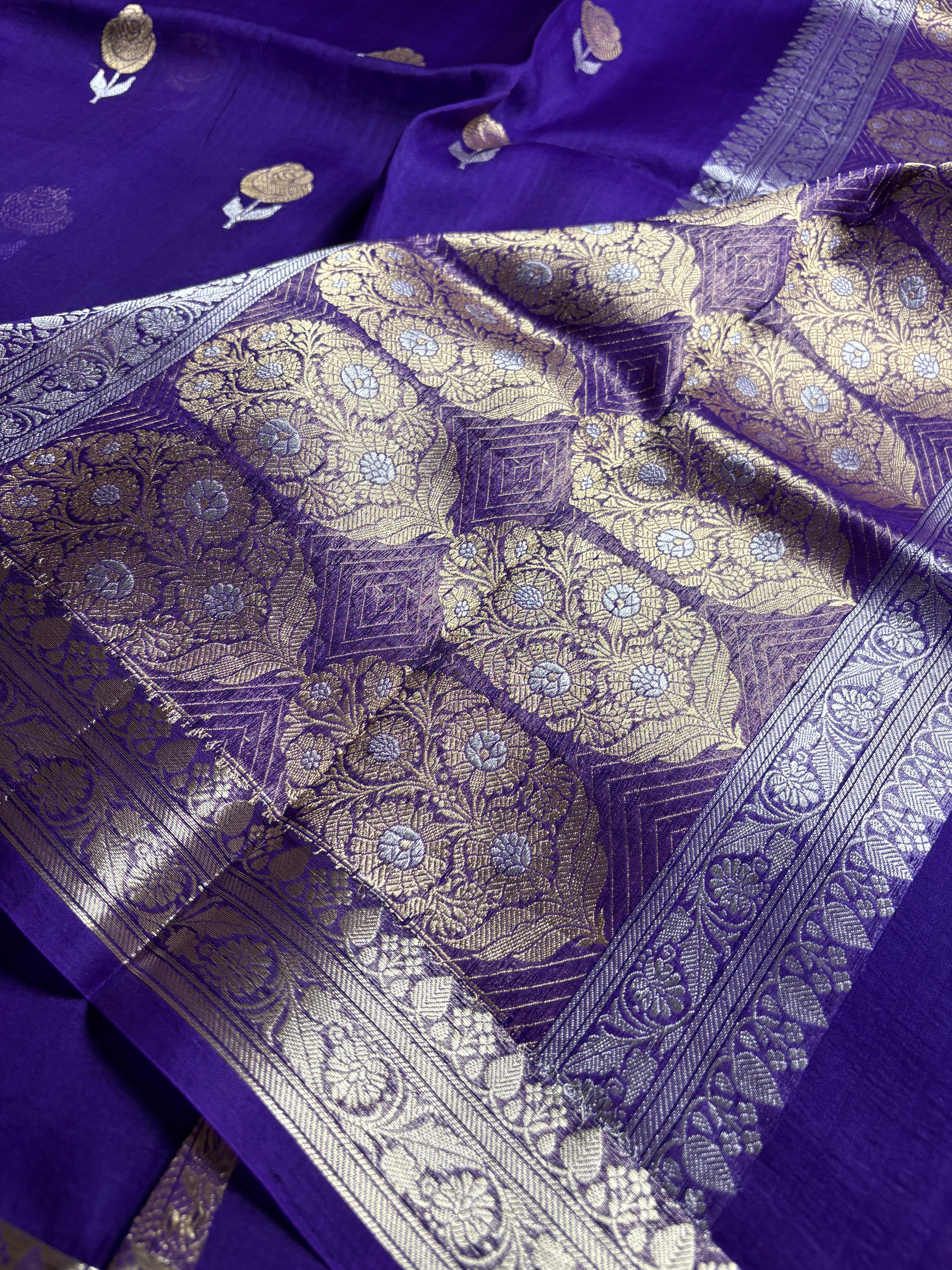 Purple Pure Kora Silk Handloom Banarasi Saree - All Over Kadhua Motifs