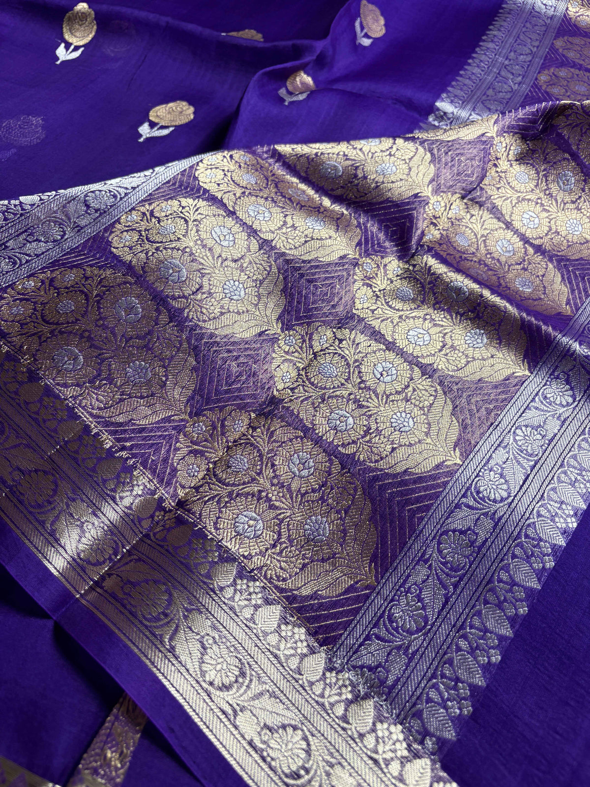 Purple Pure Kora Silk Handloom Banarasi Saree - All Over Kadhua Motifs
