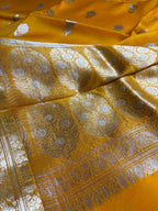 Gold Pure Kora Silk Handloom Banarasi Saree - All Over Kadhua Motifs