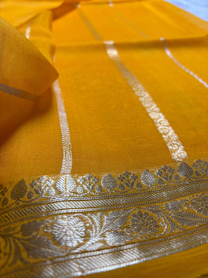 Gold Pure Kora Silk Handloom Banarasi Saree - All Over Kadhua Motifs