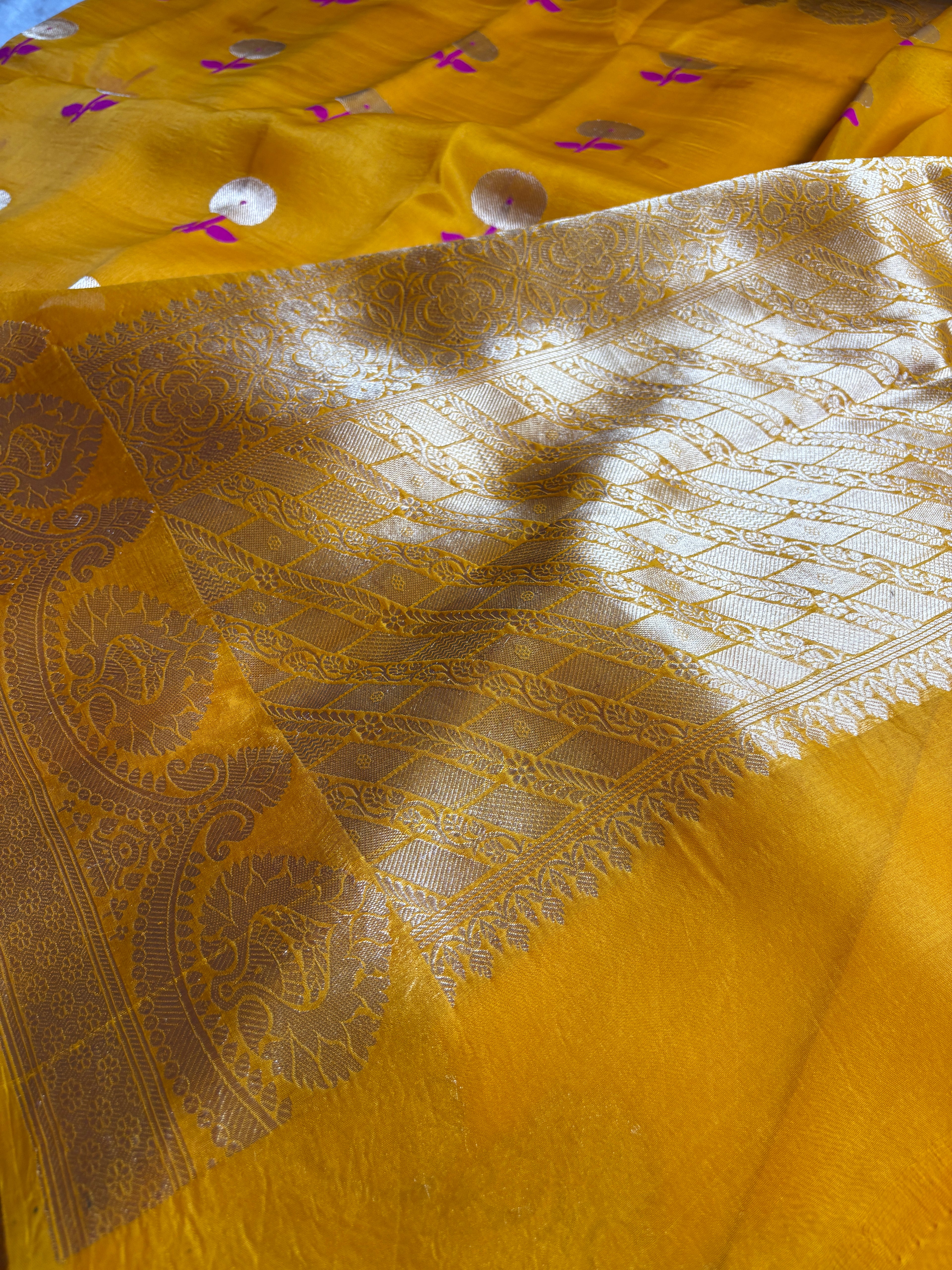 Gold Pure Kora Silk Handloom Banarasi Saree - All Over Kadhua Motifs