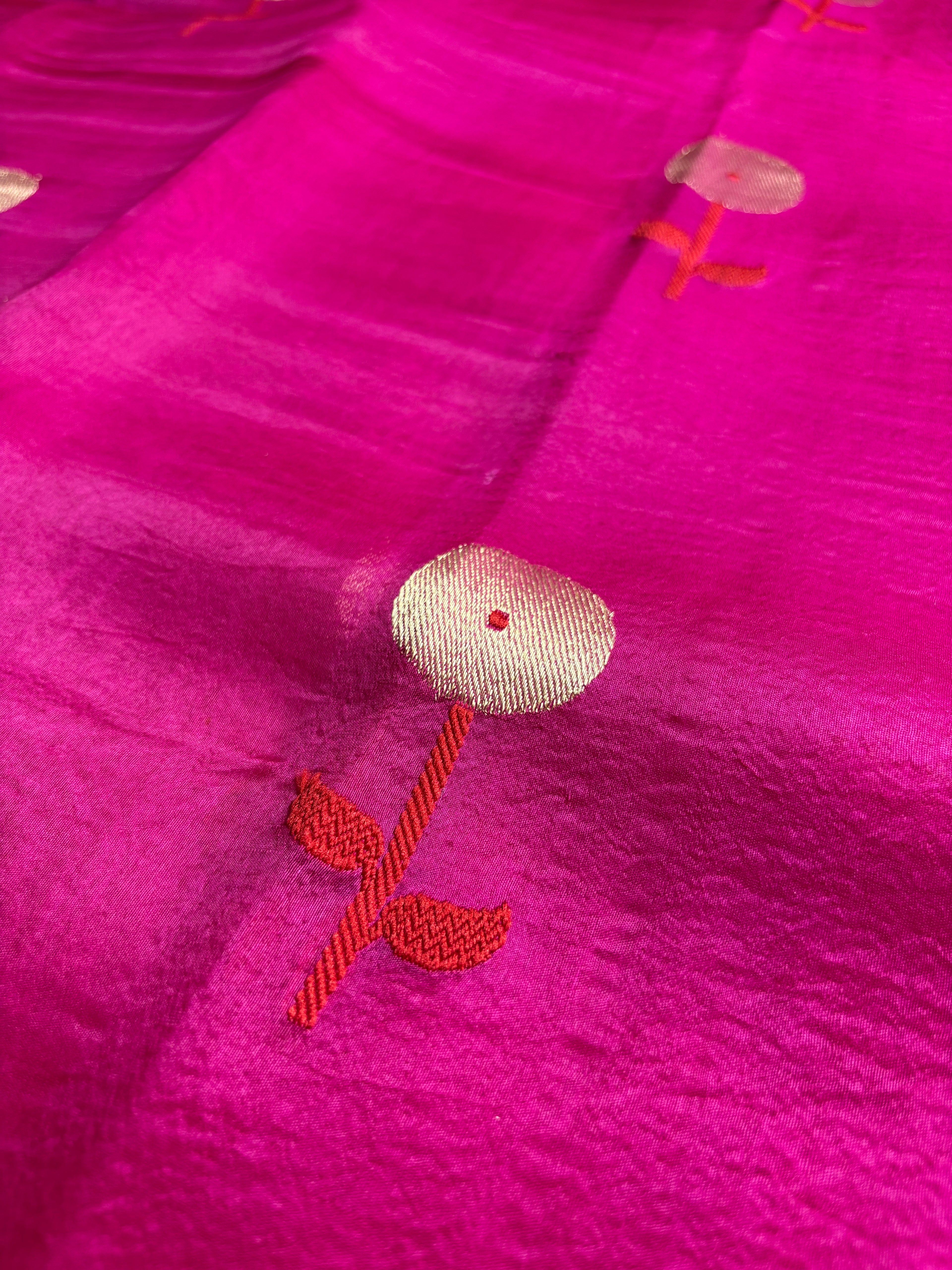 Hot Pink Pure Kora Silk Handloom Banarasi Saree - All Over Kadhua Motifs
