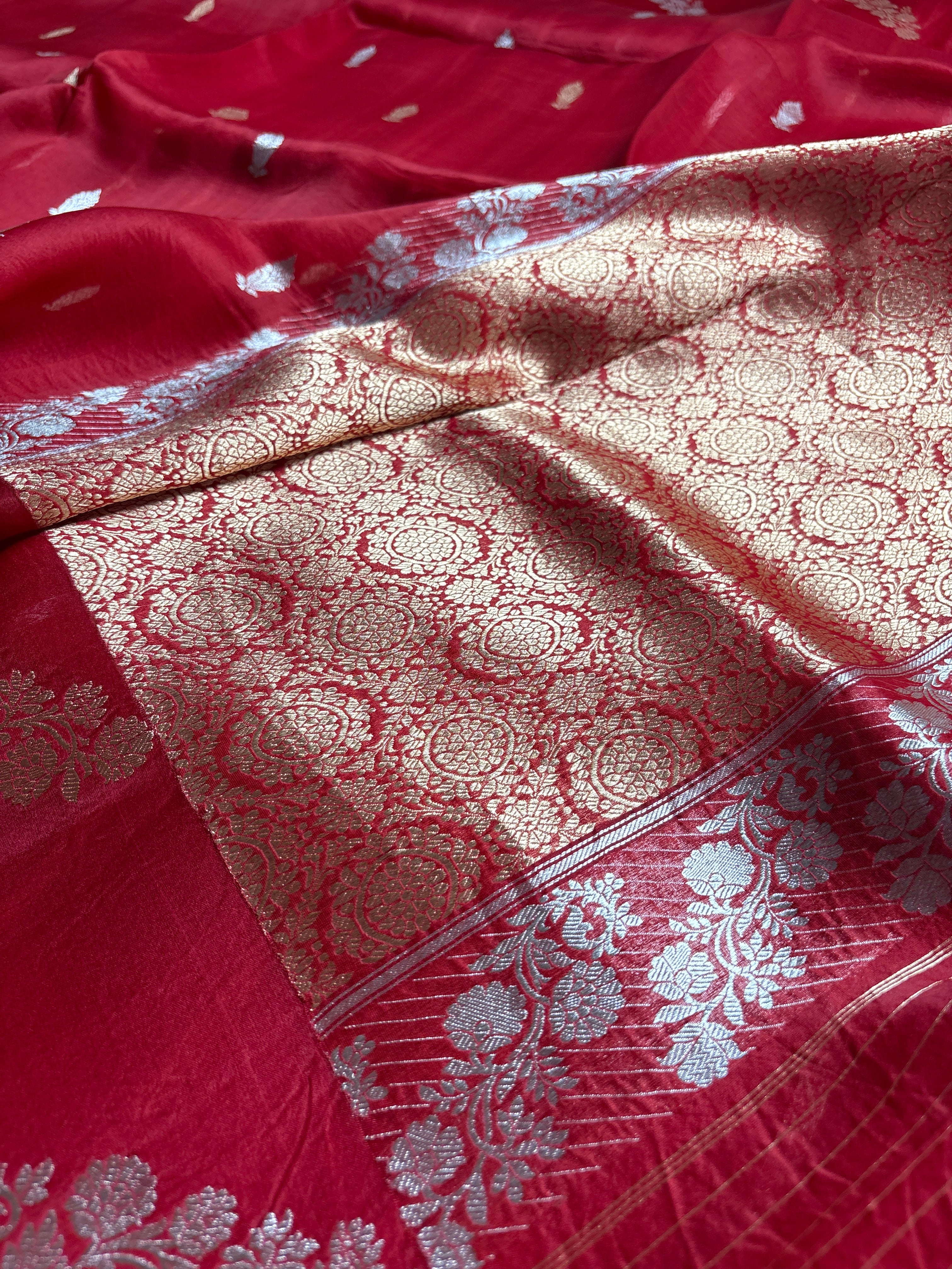 Red Pure Kora Silk Handloom Banarasi Saree - All Over Kadhua Motifs