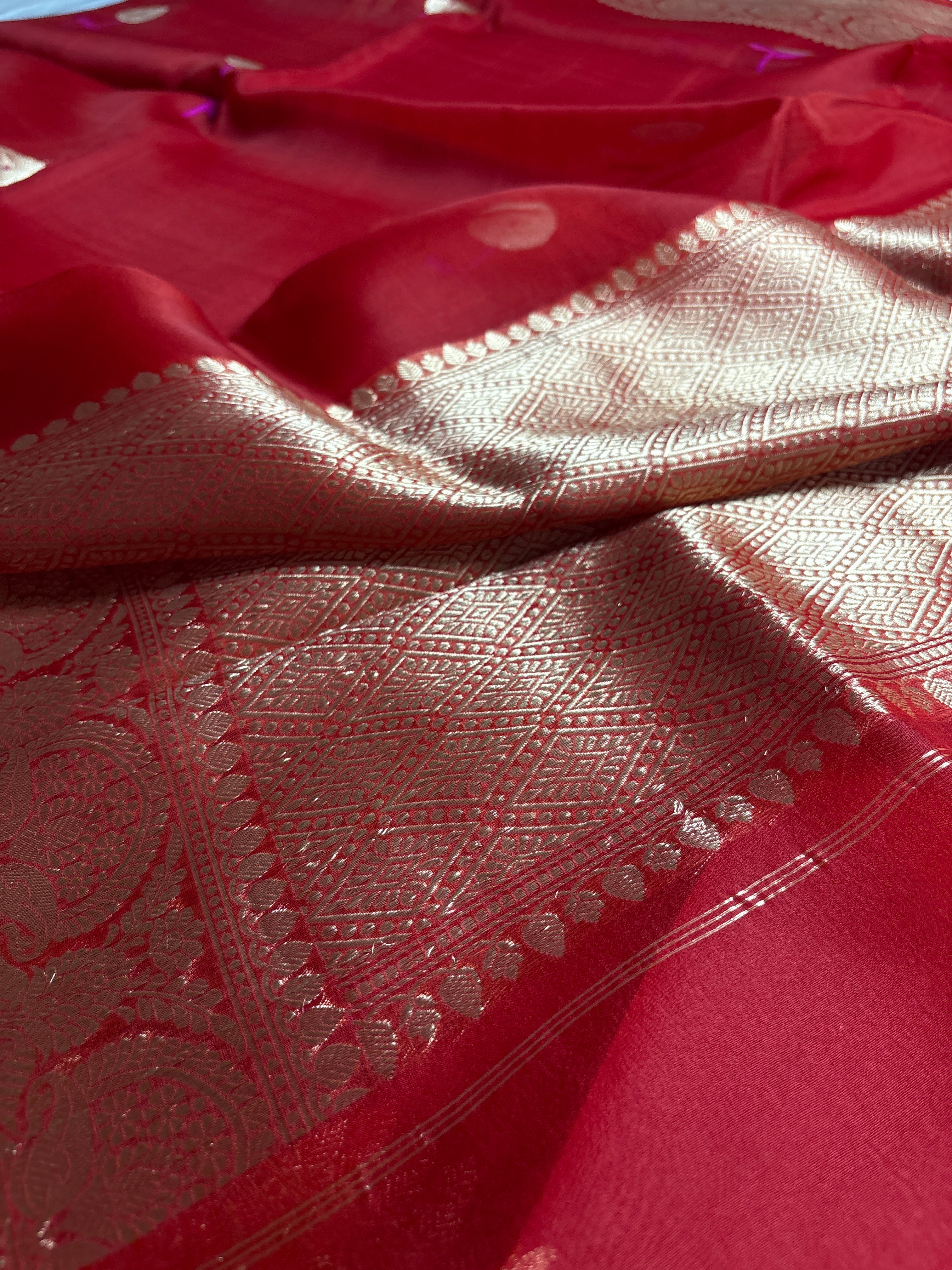 Red Pure Kora Silk Handloom Banarasi Saree - All Over Kadhua Motifs
