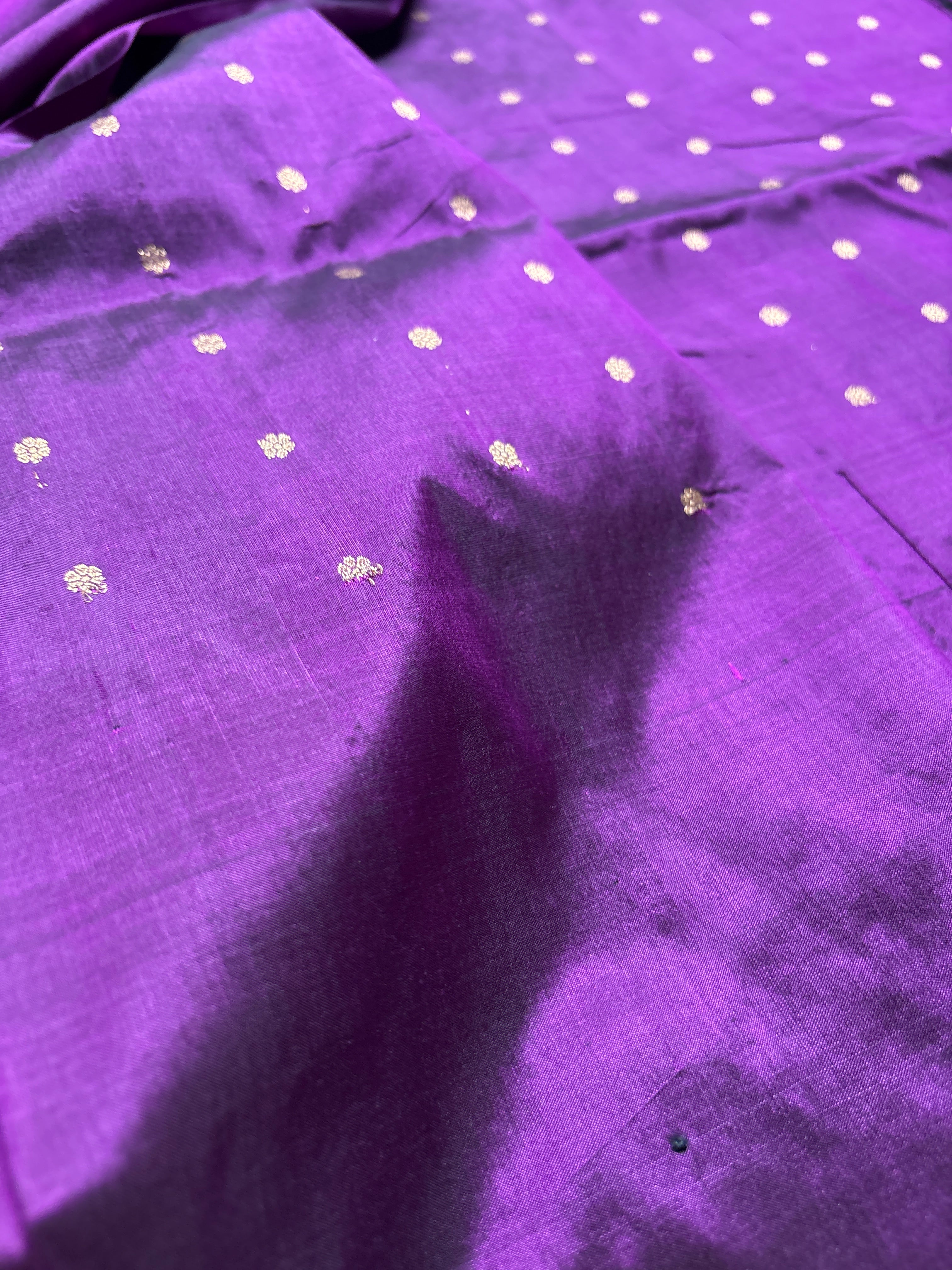 Purple Pure Mango Katan Silk Handloom Meenakari Banarasi Saree - All Over Kadhua Motifs