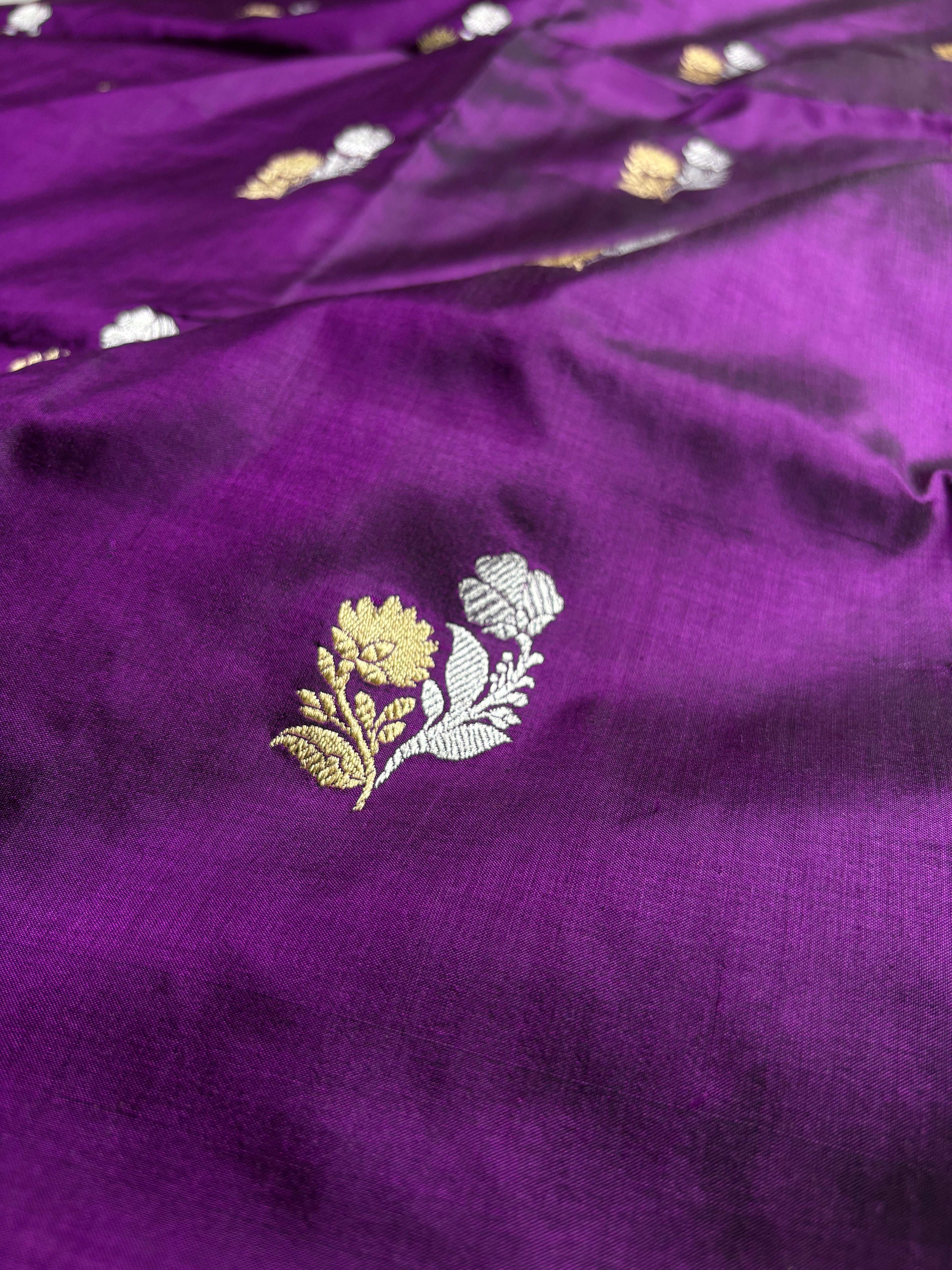 Purple Pure Katan Silk Handloom Banarasi Saree - All Over Kadhua Motifs