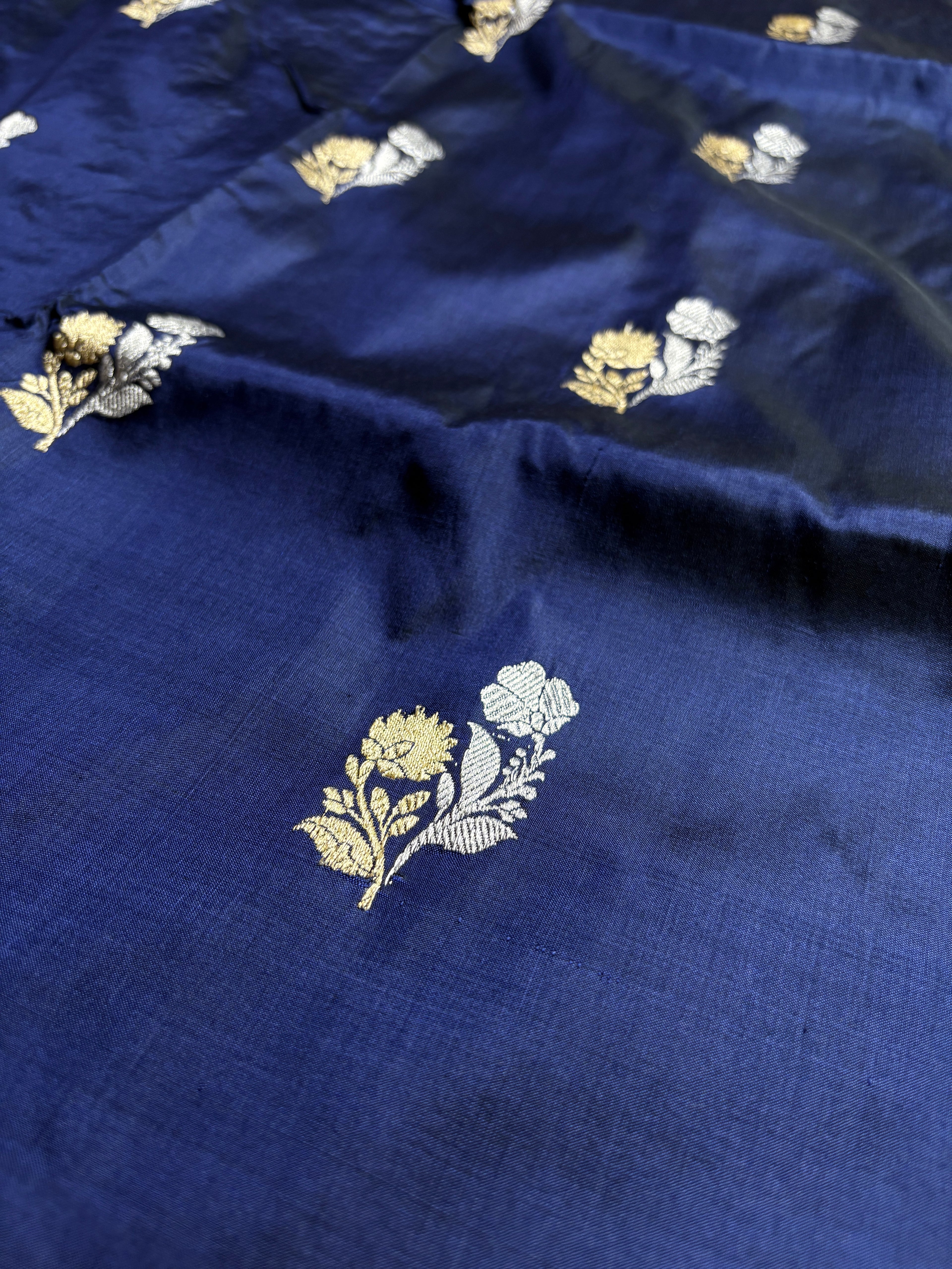 Blue Pure Katan Silk Handloom Banarasi Saree - All Over Kadhua Motifs