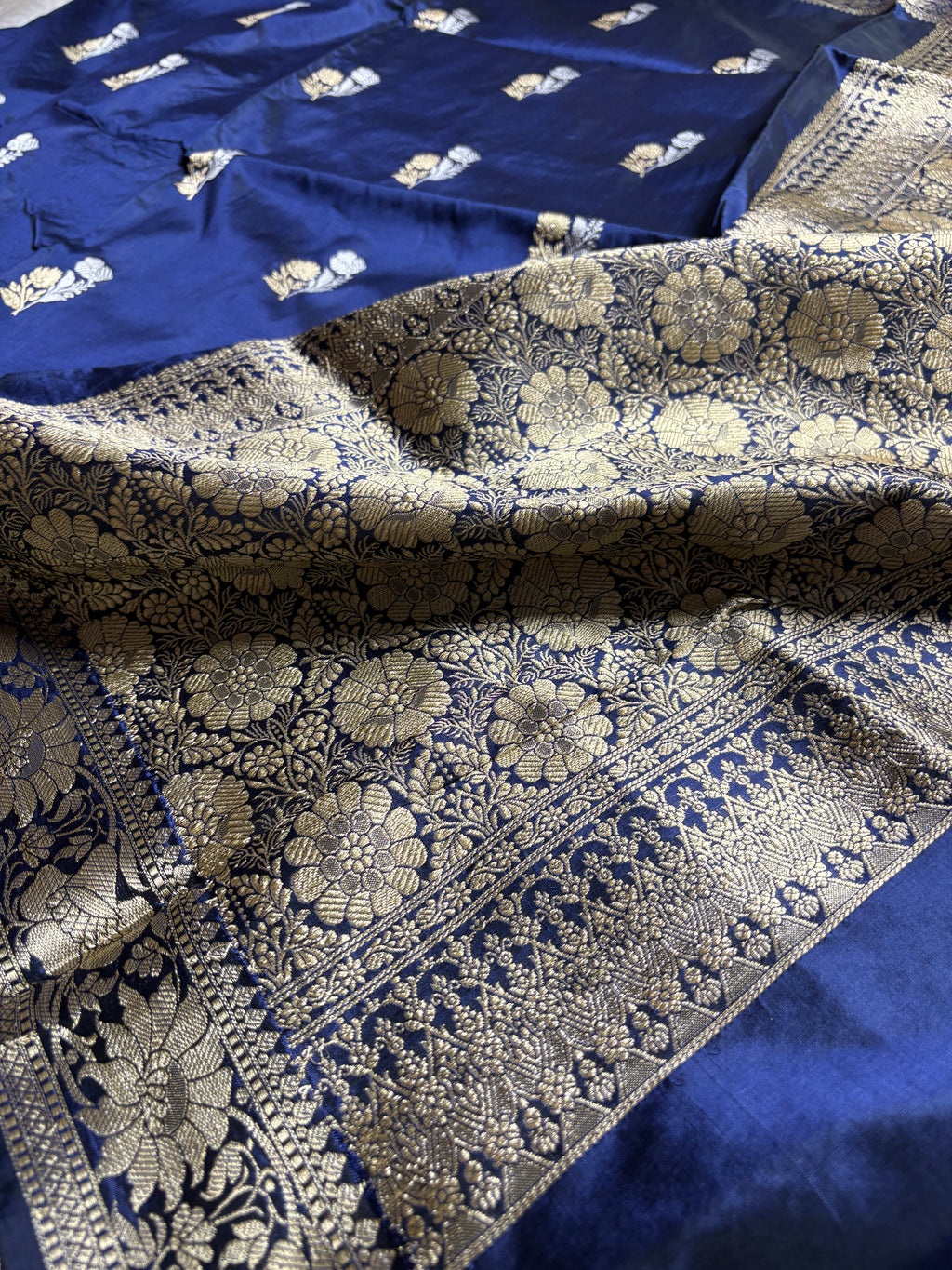 Blue Pure Katan Silk Handloom Banarasi Saree - All Over Kadhua Motifs