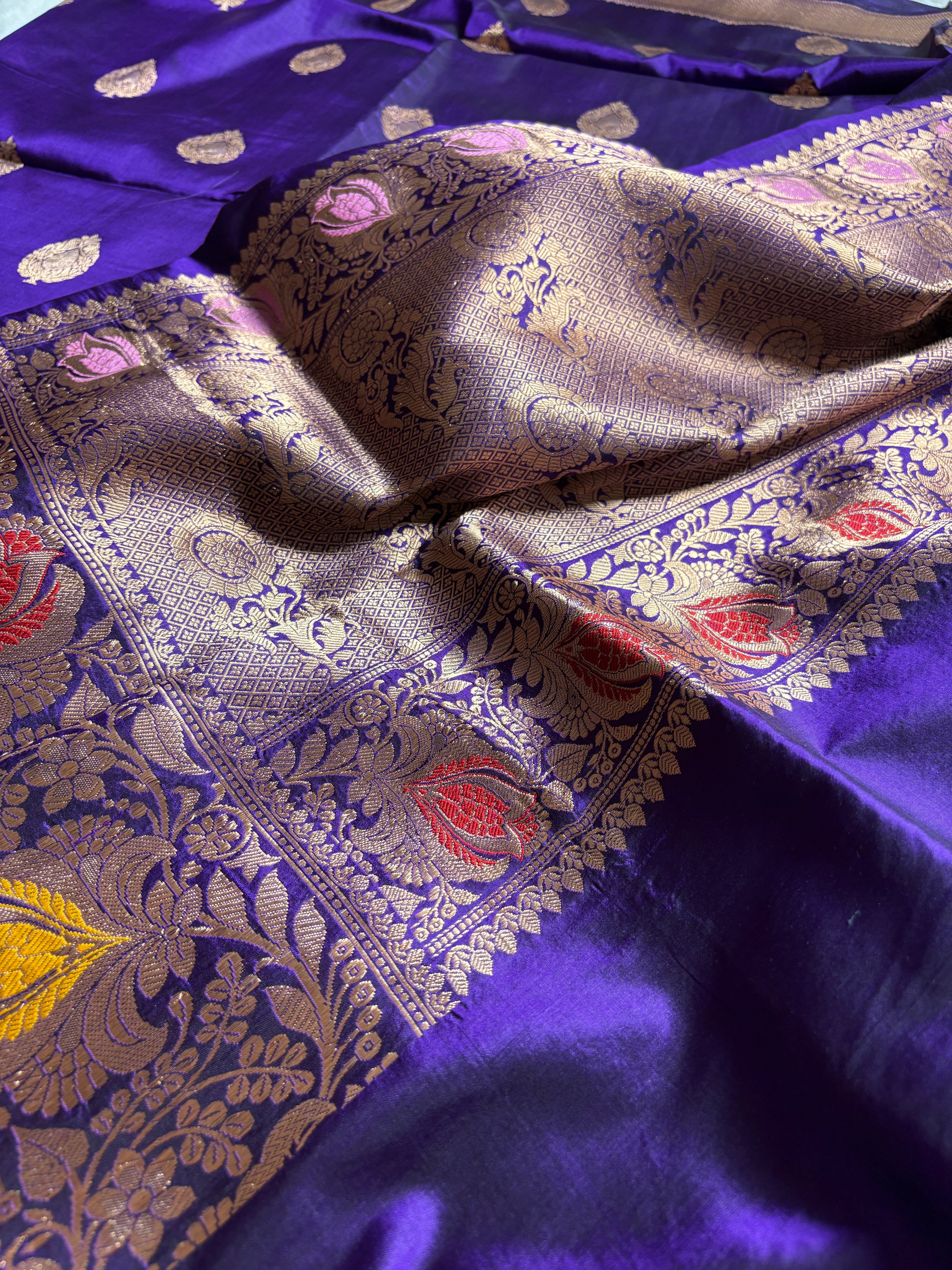 Purple Pure Mango Katan Silk Handloom Meenakari Banarasi Saree - All Over Kadhua Motifs