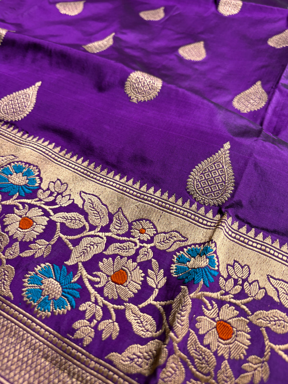 Purple Pure Mango Katan Silk Handloom Meenakari Banarasi Saree - All Over Kadhua Motifs
